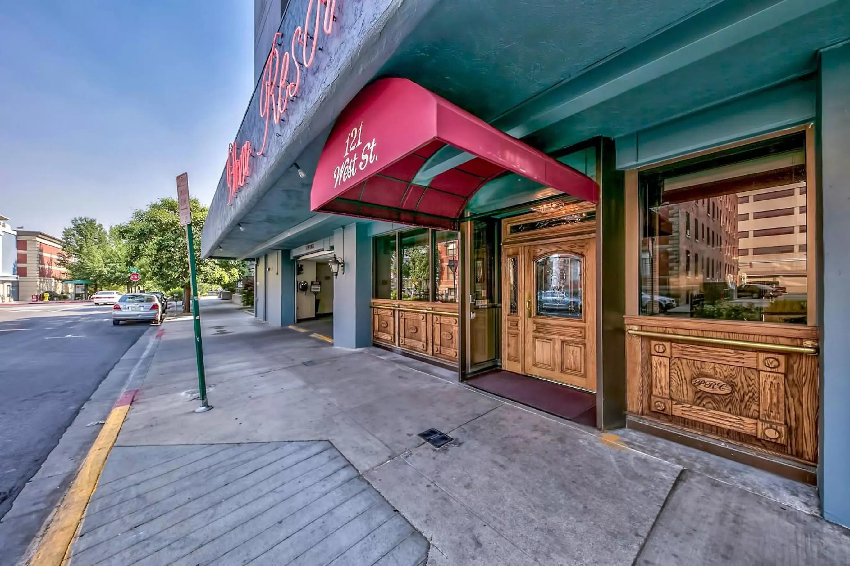 Facade/entrance, Property Building in Plaza Resort Club Reno