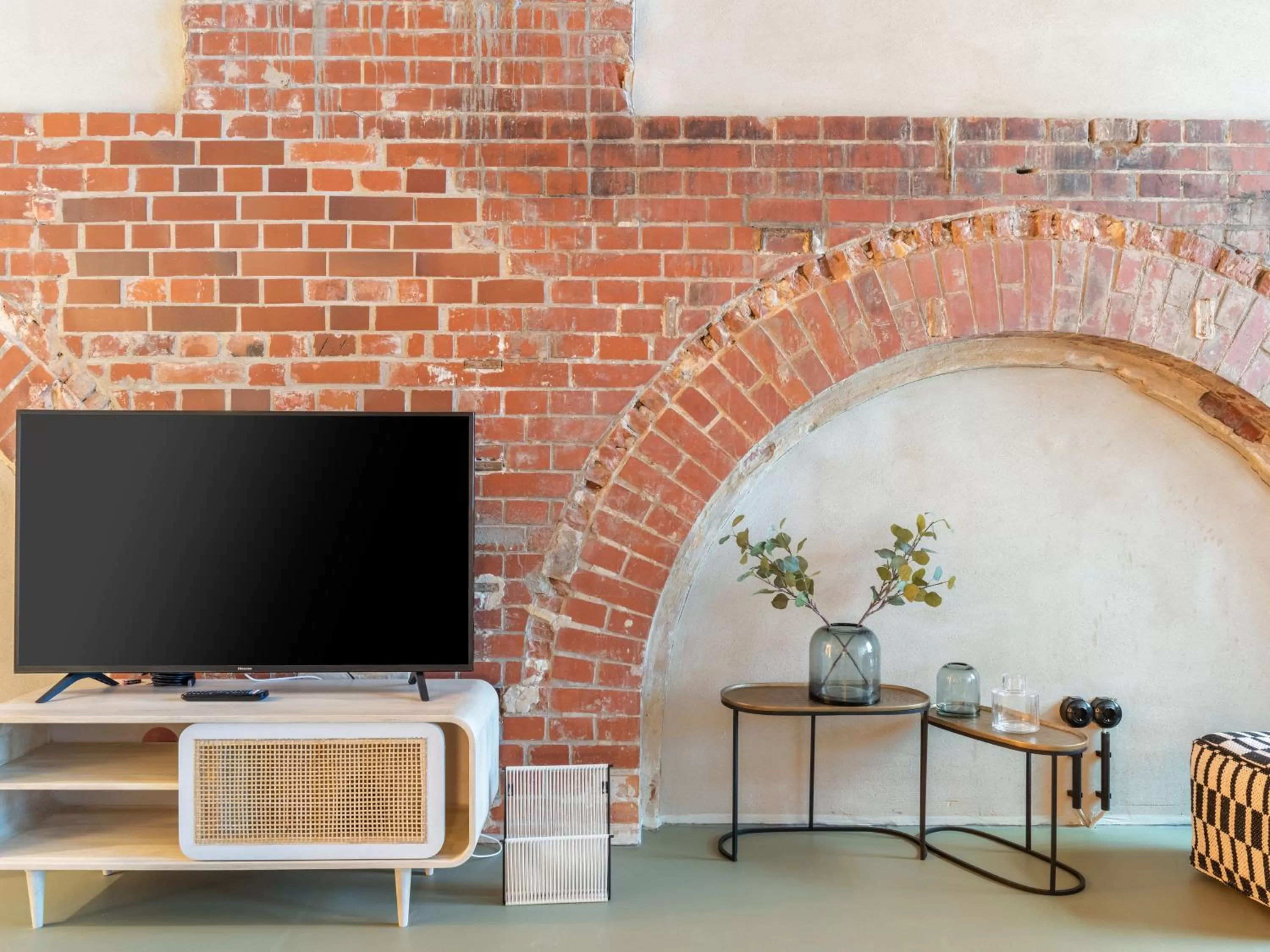 TV and multimedia in Limehome Erfurt Maximilian Welsch Str