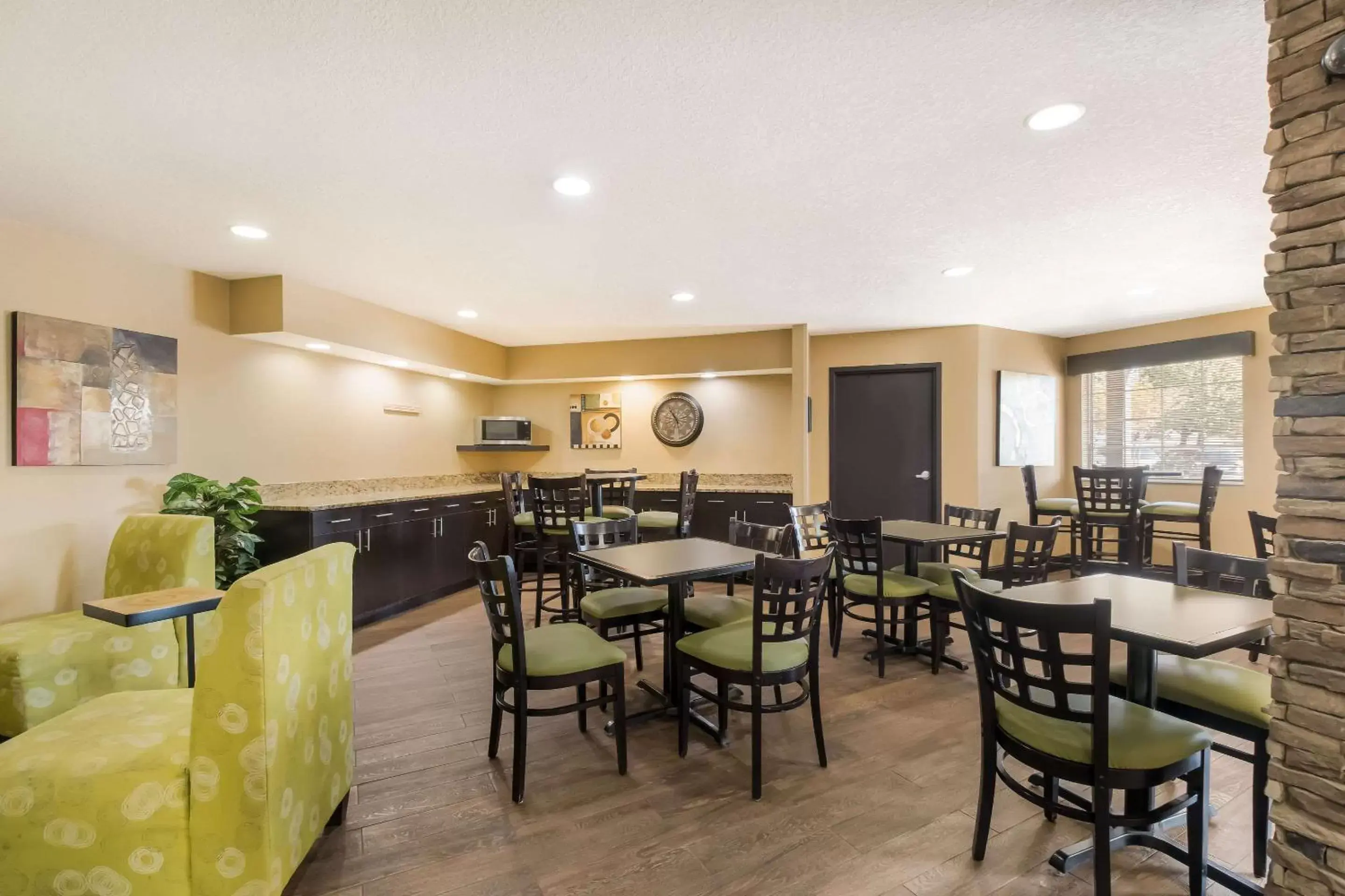 Breakfast, Restaurant/Places to Eat in MainStay Suites Chattanooga Hamilton Place