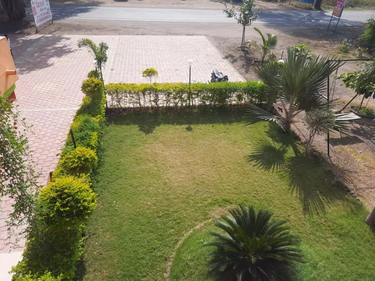 Hotel Nisarg Lodging And Restaurant