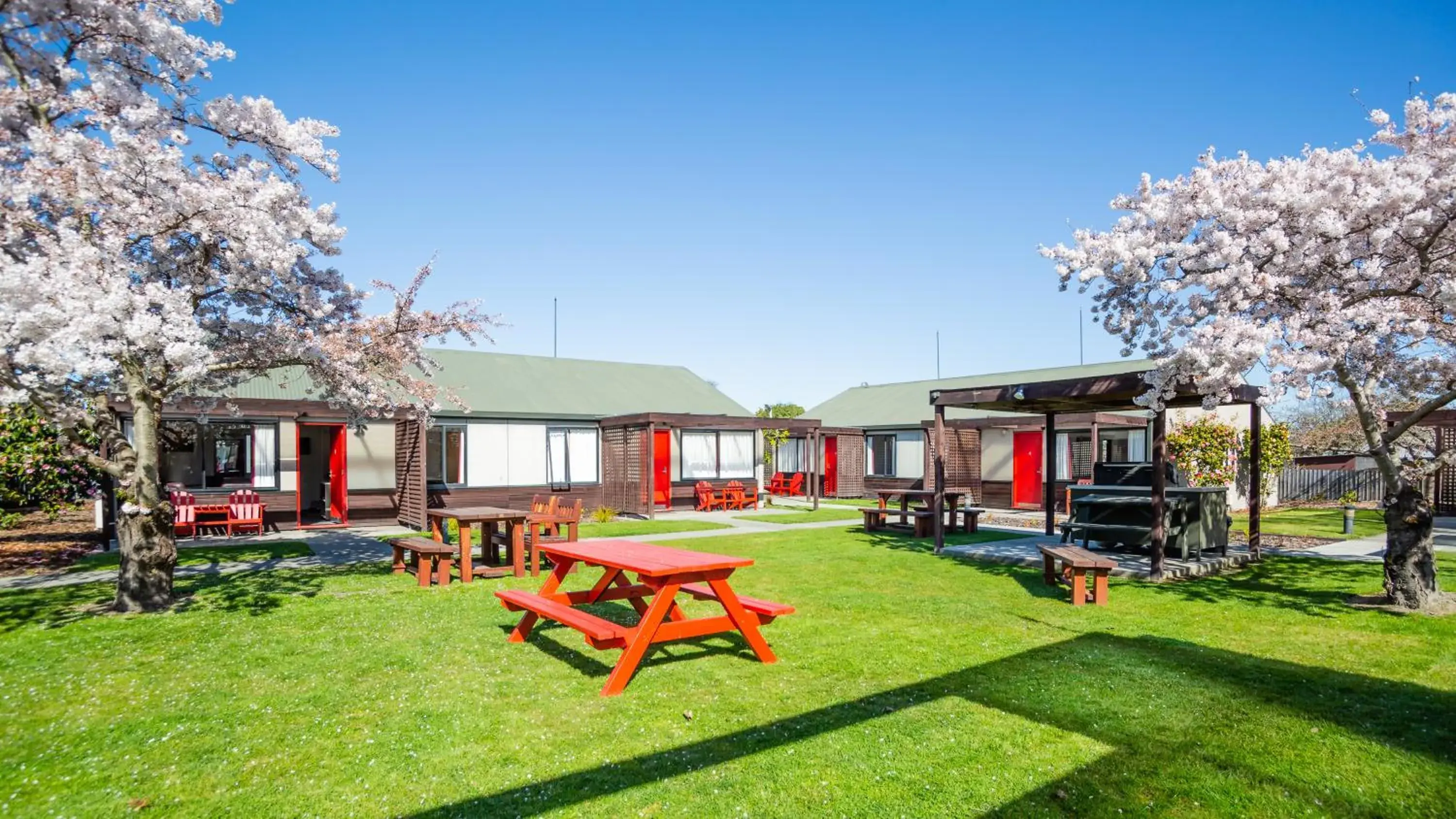 Garden, Property Building in Christchurch Park Motel