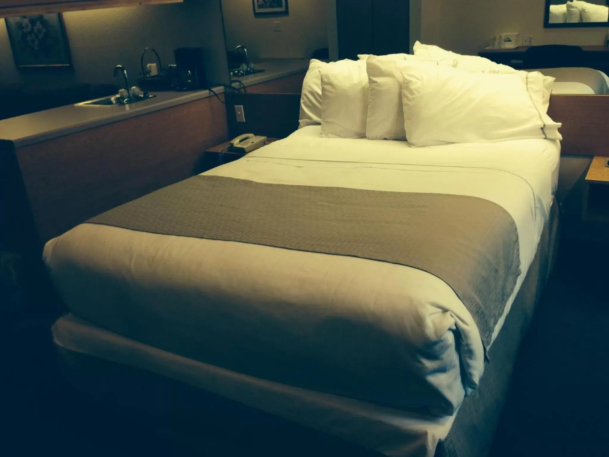 Bed in Quality Inn