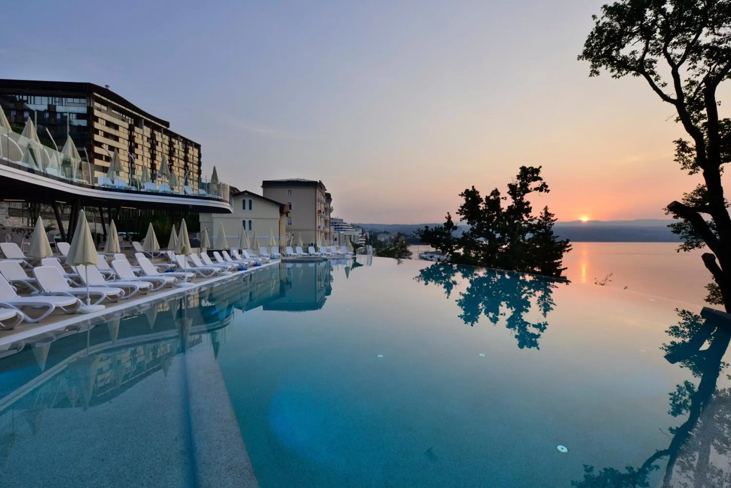 Beach, Swimming Pool in Grand Hotel Adriatic II