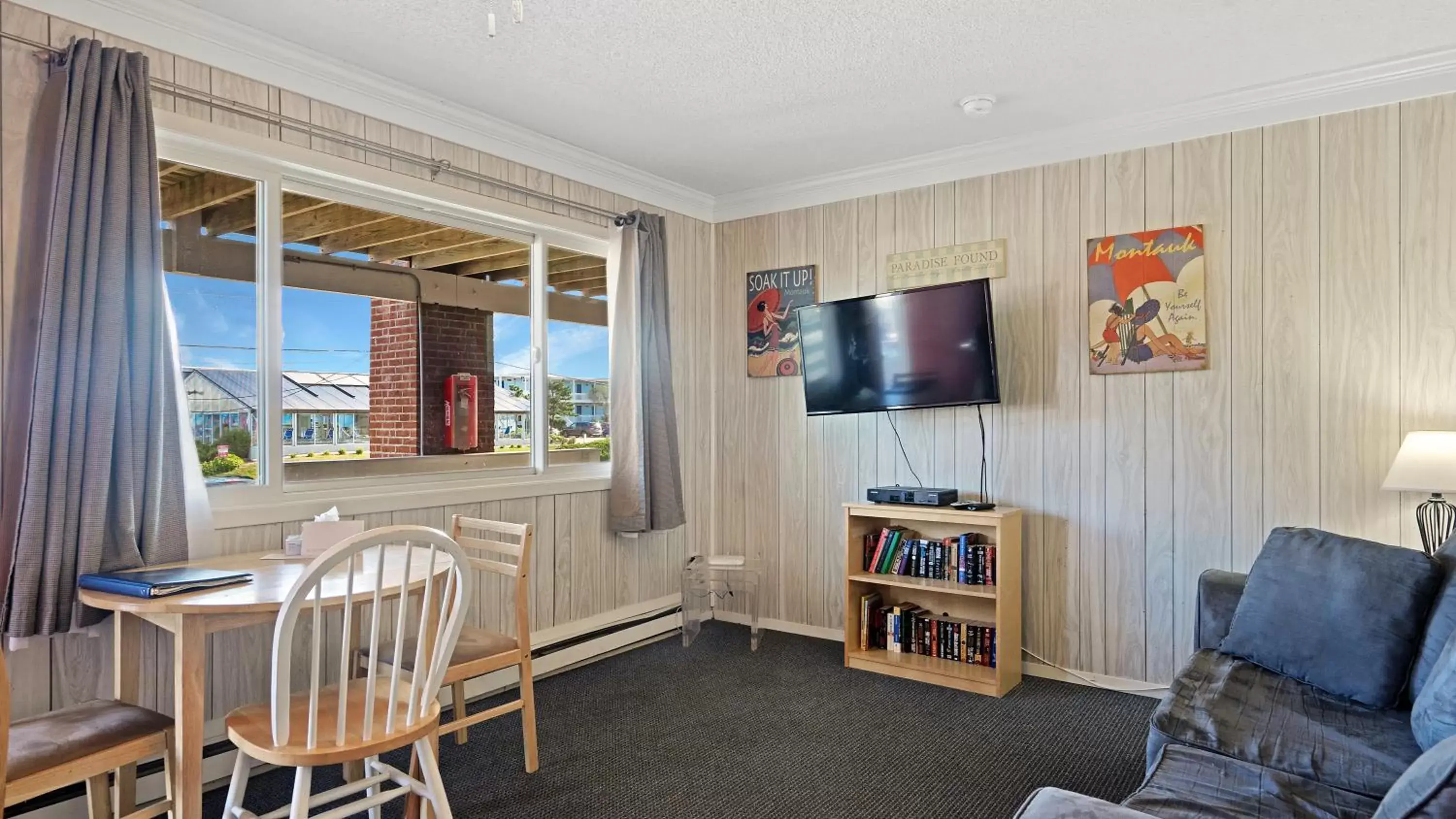 TV/Entertainment Center in Montauk Oceanside Suites