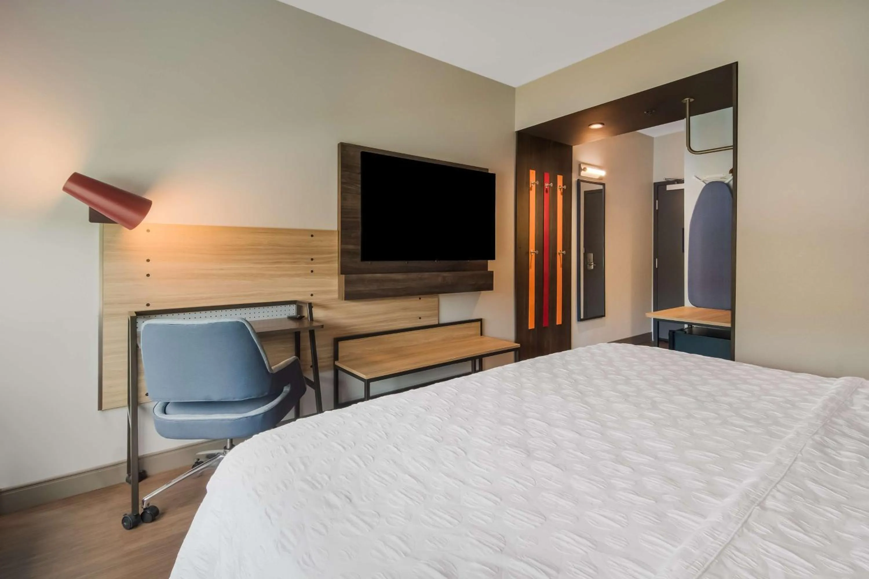 Bedroom, Bed in Tru By Hilton Wilson