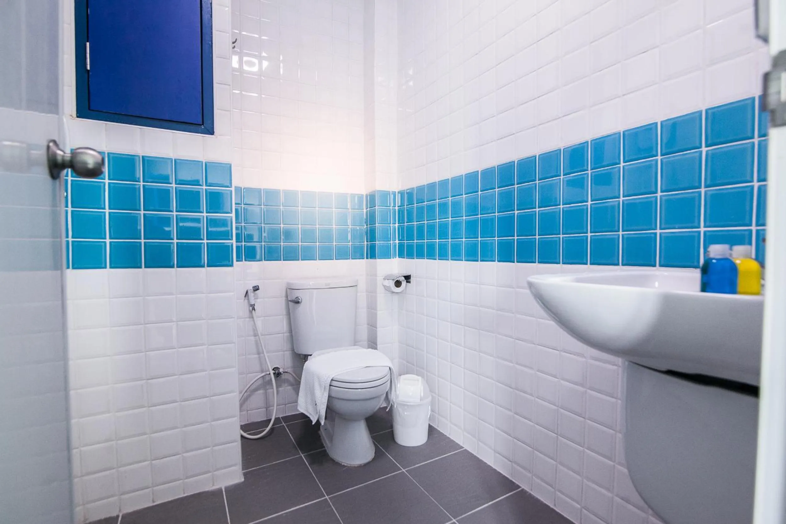 Bathroom in The Seven Luck