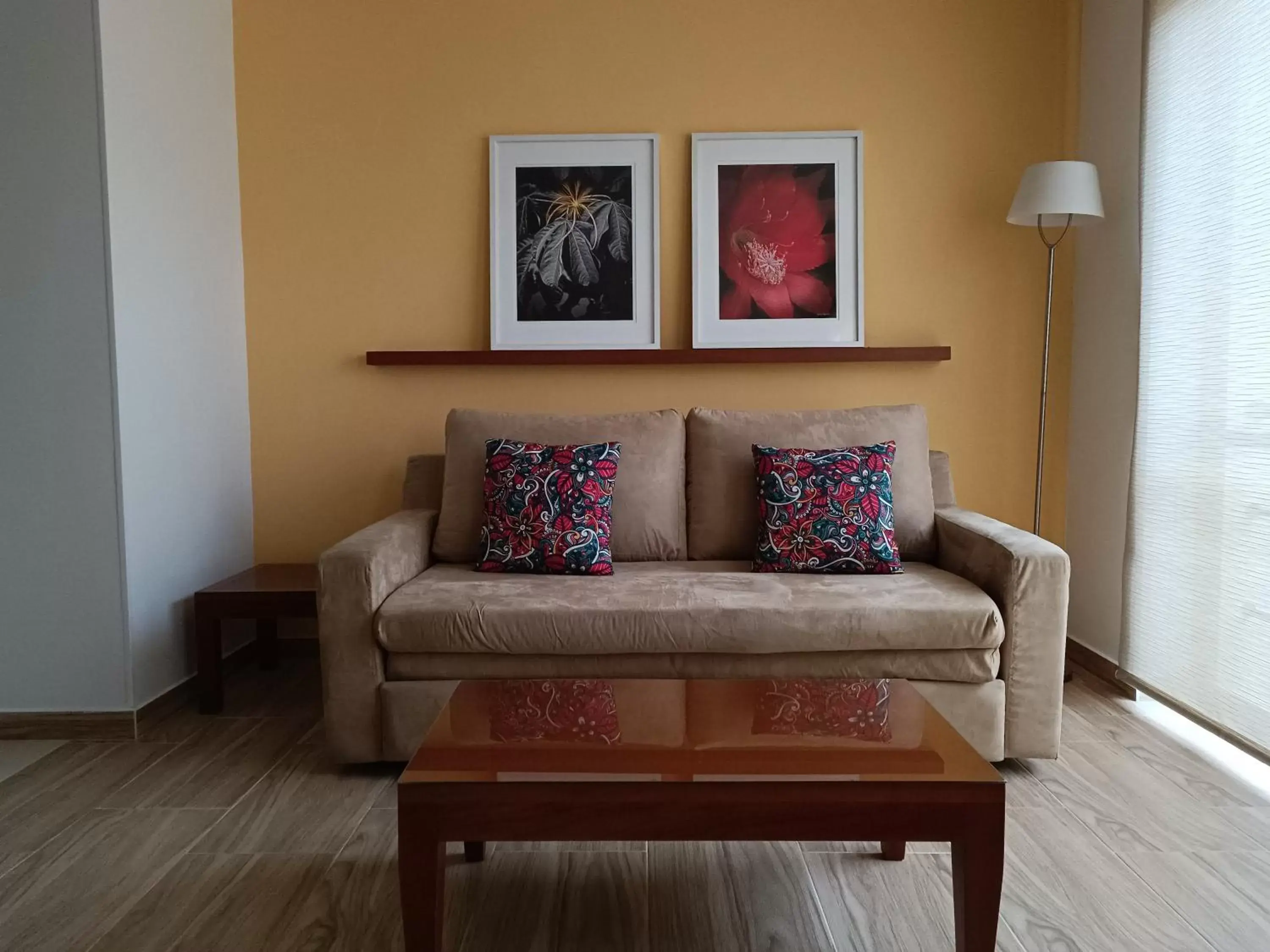 Living room, Seating Area in Hotel Boutique Confort Suites