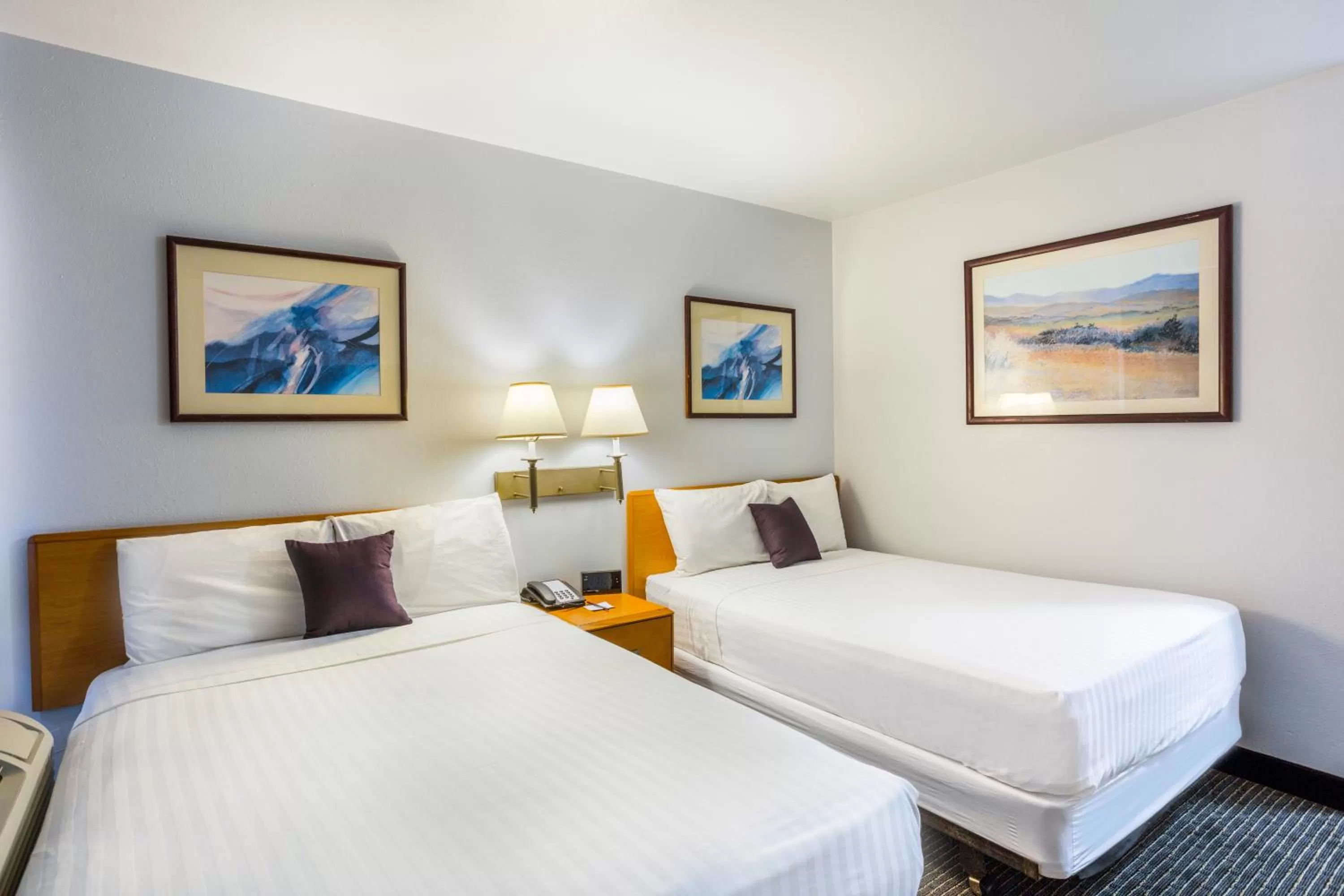 Bed in Knights Inn Yuma