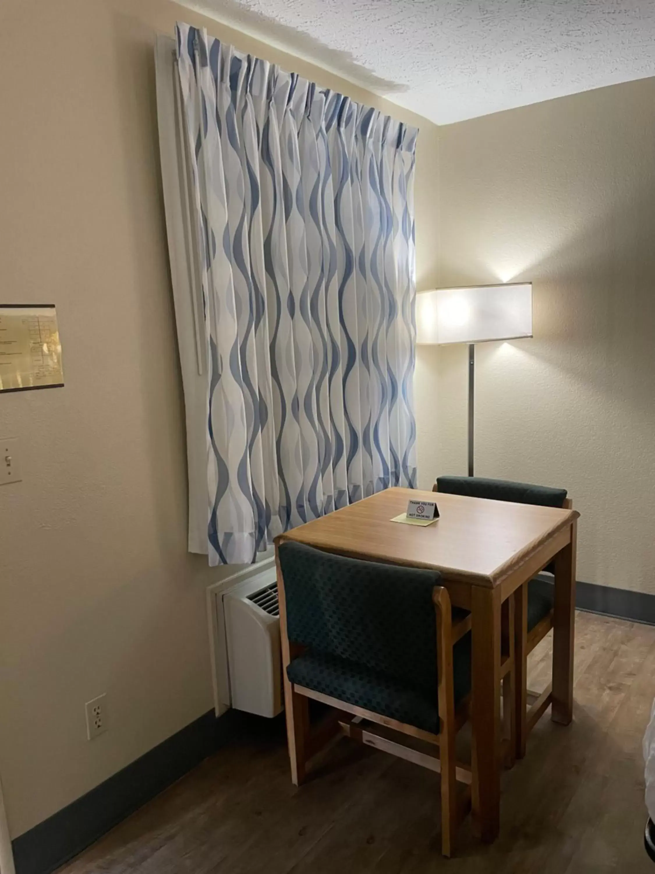 Dining Area in Days Inn by Wyndham Lexington