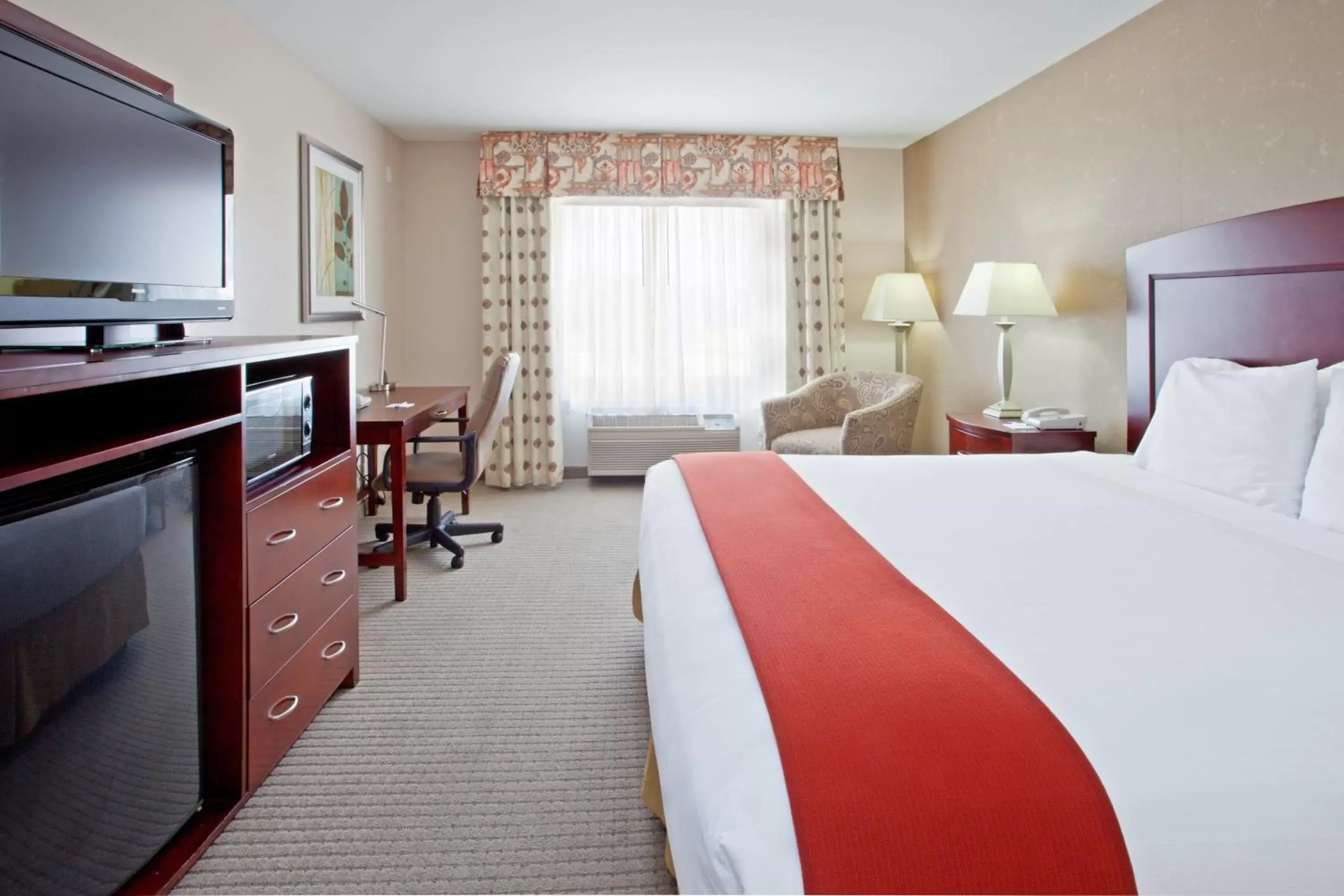 Bedroom in Holiday Inn Express & Suites College Station, an IHG Hotel