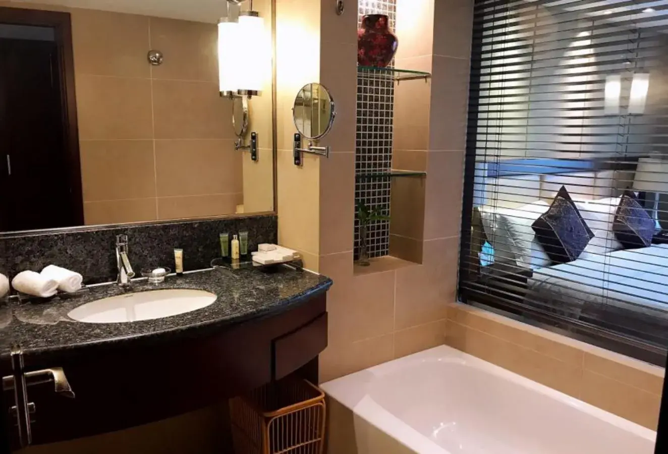 Bathroom in Jinjiang West Capital International Hotel