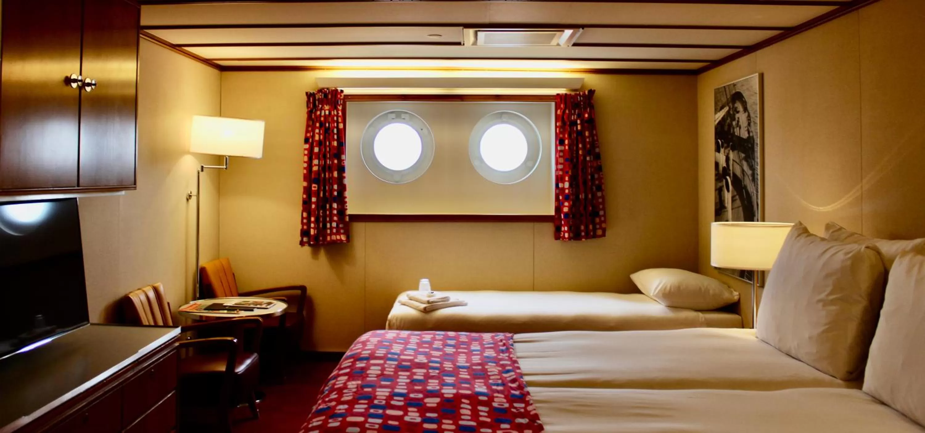 Bedroom, Bed in ss Rotterdam by WestCord