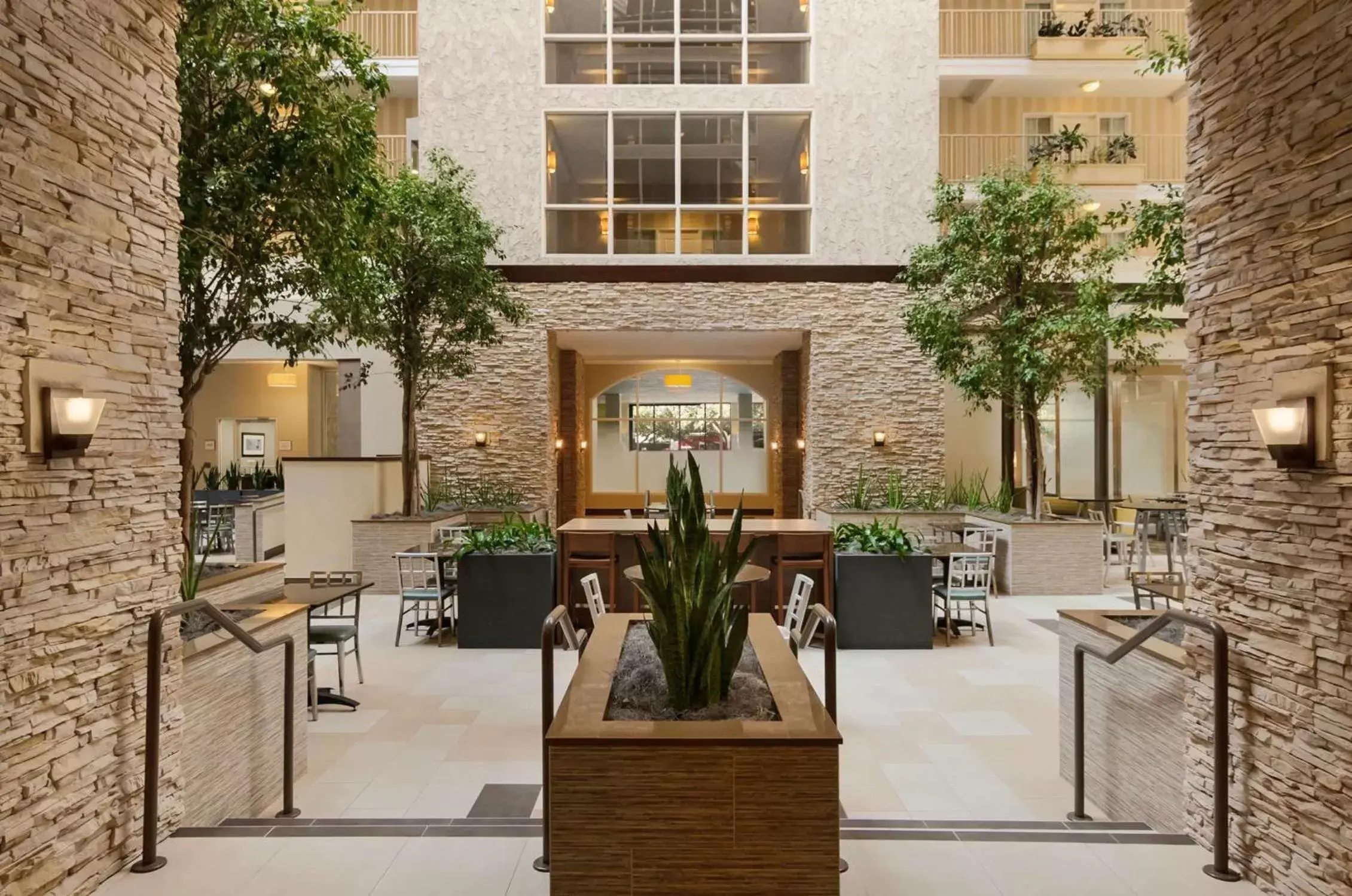Lobby or reception in Embassy Suites by Hilton Dallas Market Center