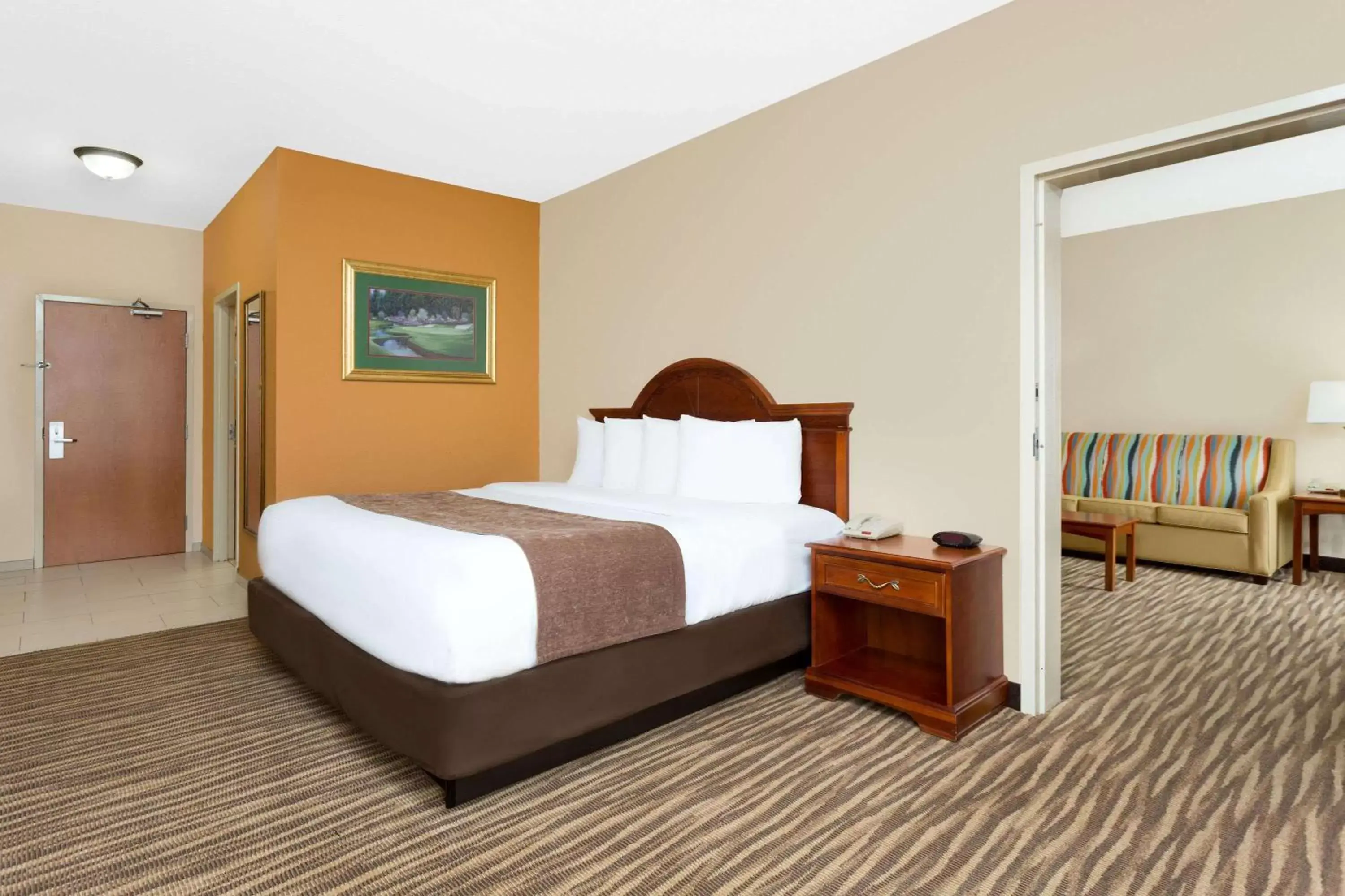 Photo of the whole room, Bed in Baymont by Wyndham Augusta Riverwatch