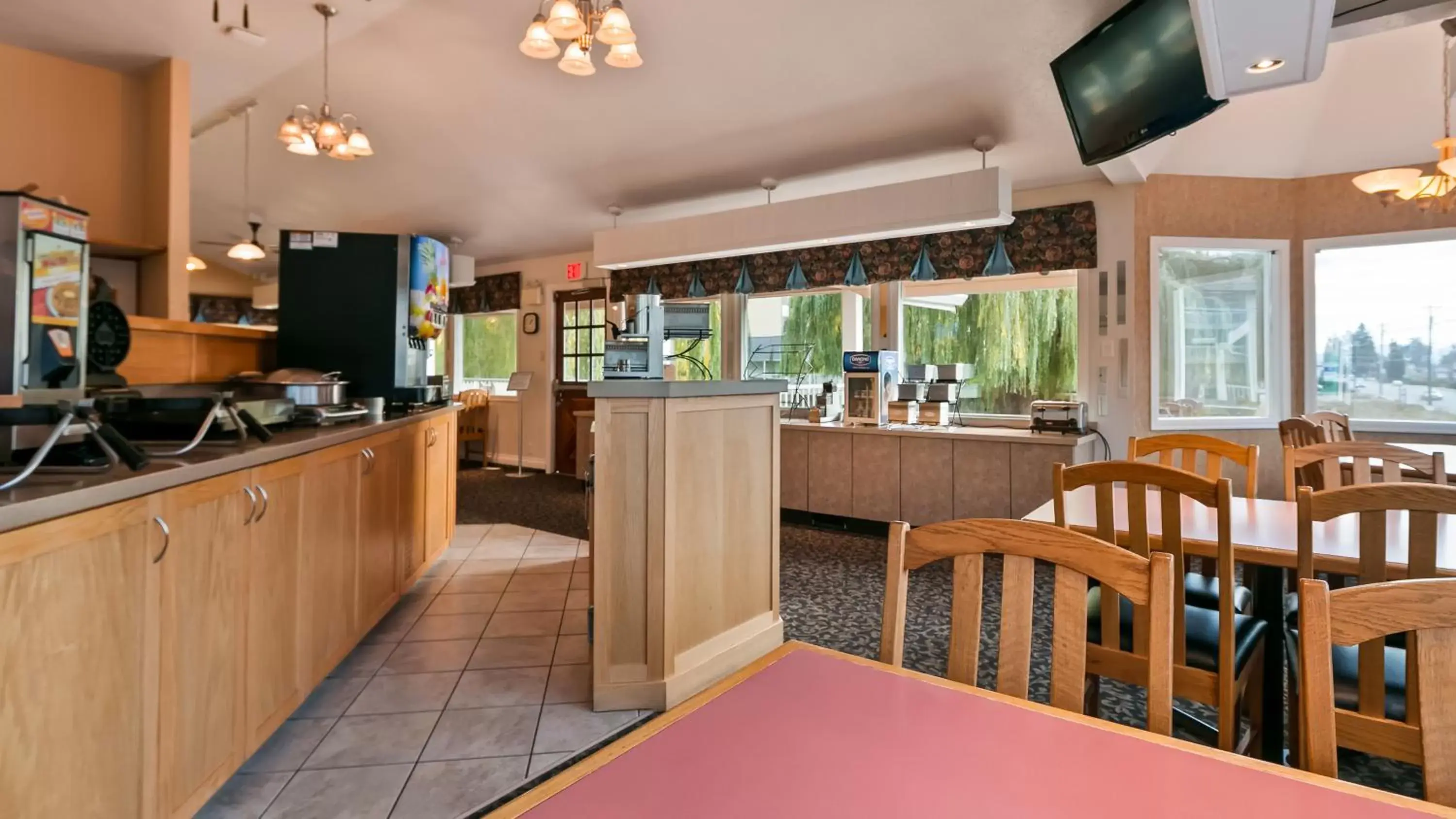 Breakfast, Restaurant/Places to Eat in Best Western Inn at Penticton