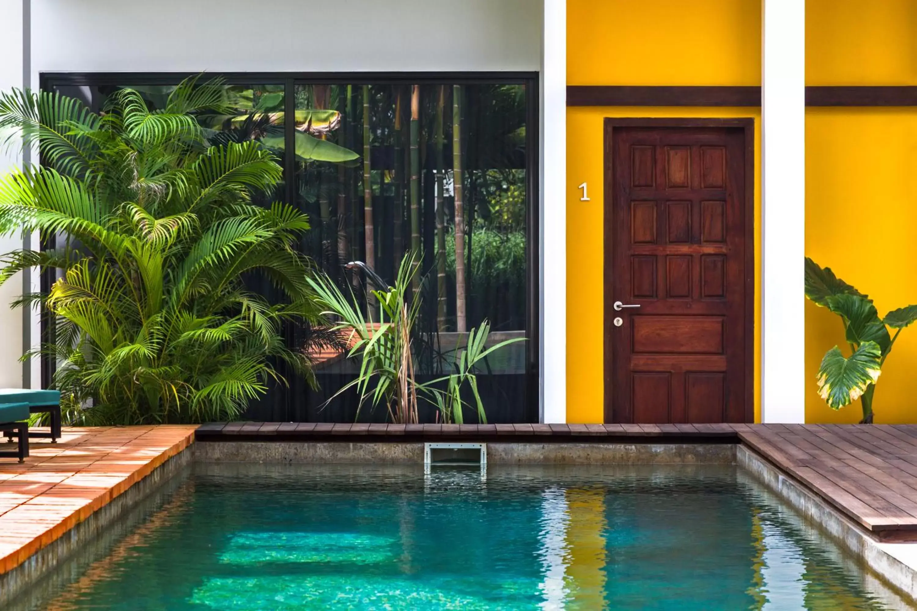 Swimming pool in Pages Rooms Hotel Swimming pool in Pages Rooms Hotel