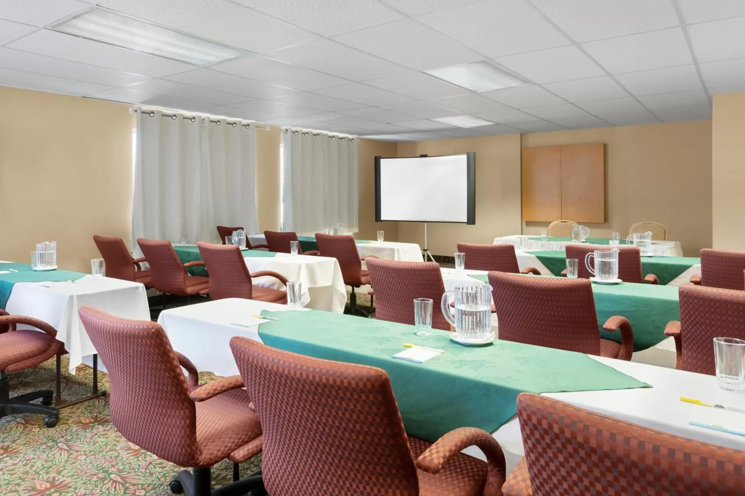 Business facilities in Hotel Days Inn Blainville & Centre de Conférence