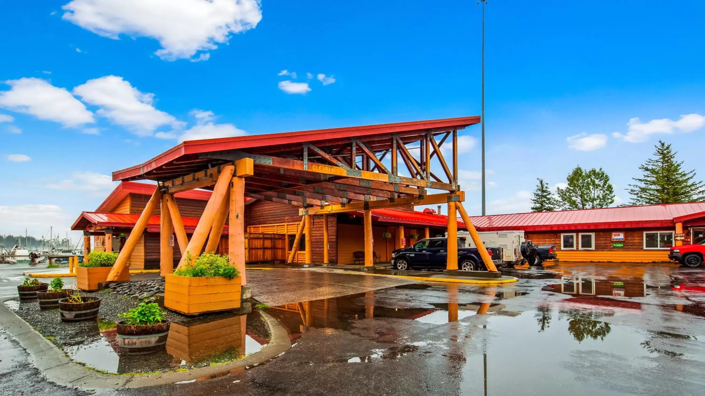 Facade/entrance, Property Building in Best Western Valdez Harbor Inn