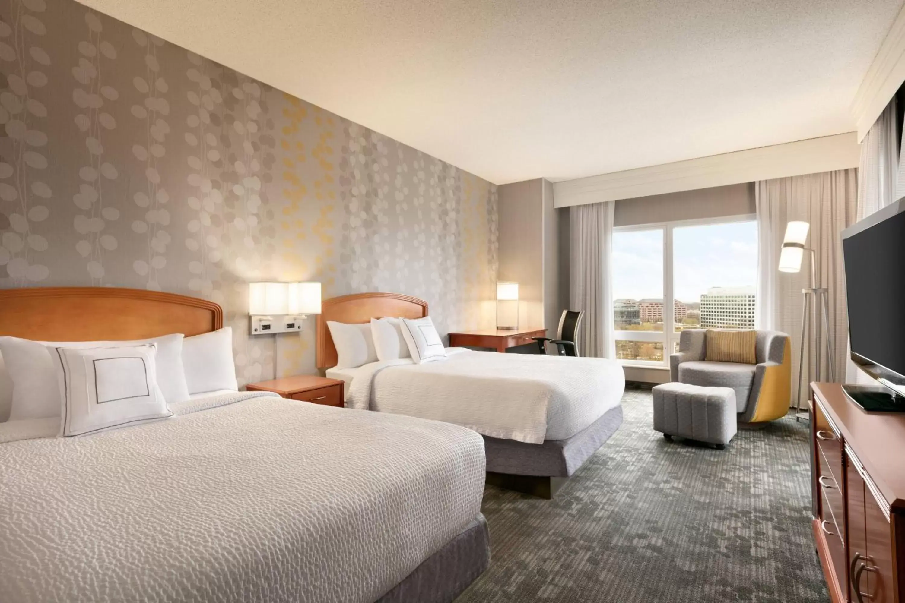 Double Room with Two Double Beds and Adapted Tub - Mobility and Hearing Accessible in Courtyard by Marriott Tysons McLean Double Room with Two Double Beds and Adapted Tub - Mobility and Hearing Accessible in Courtyard by Marriott Tysons McLean