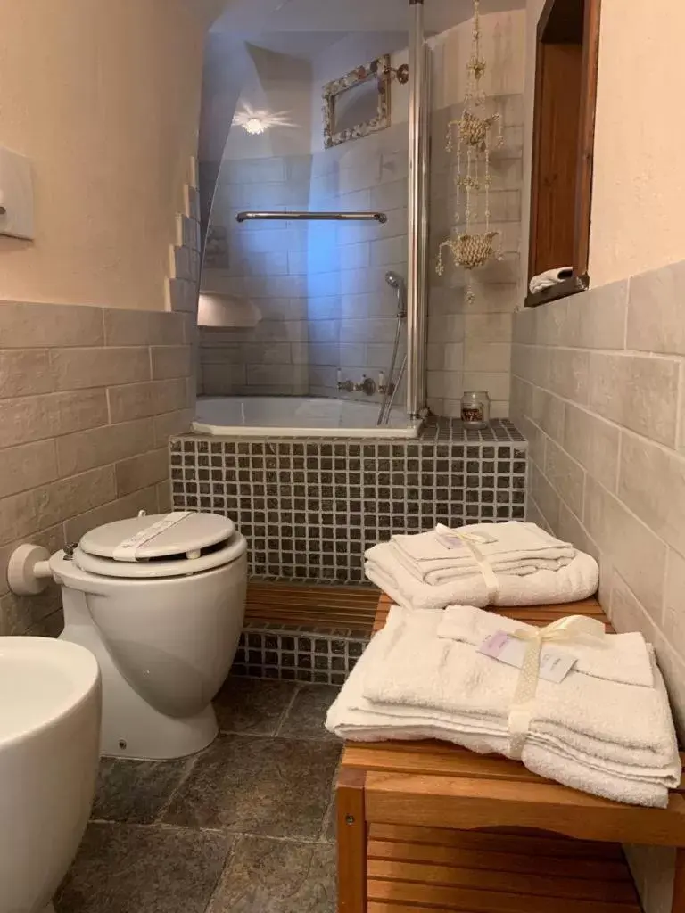 Bathroom in Gildò