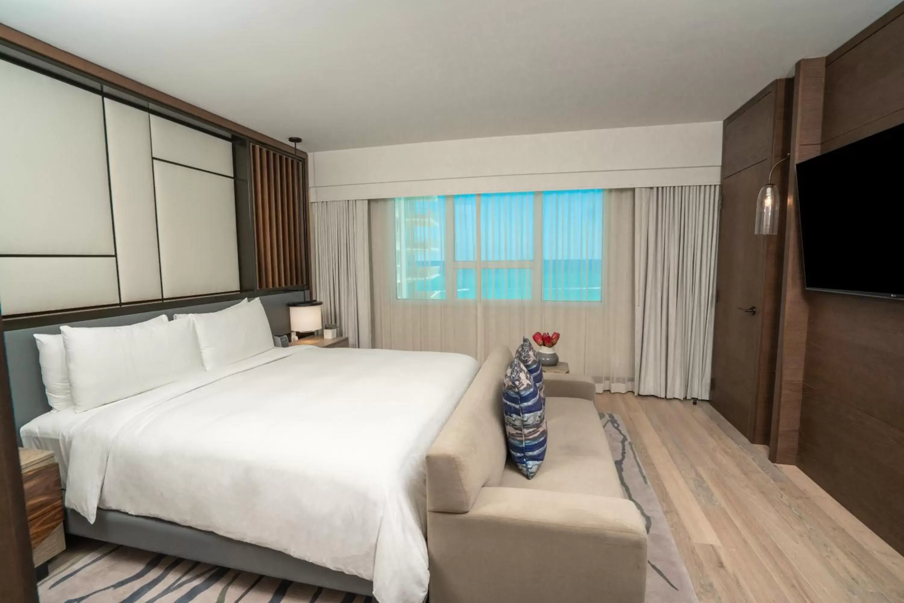 Bedroom, Bed in Nobu Hotel Miami Beach