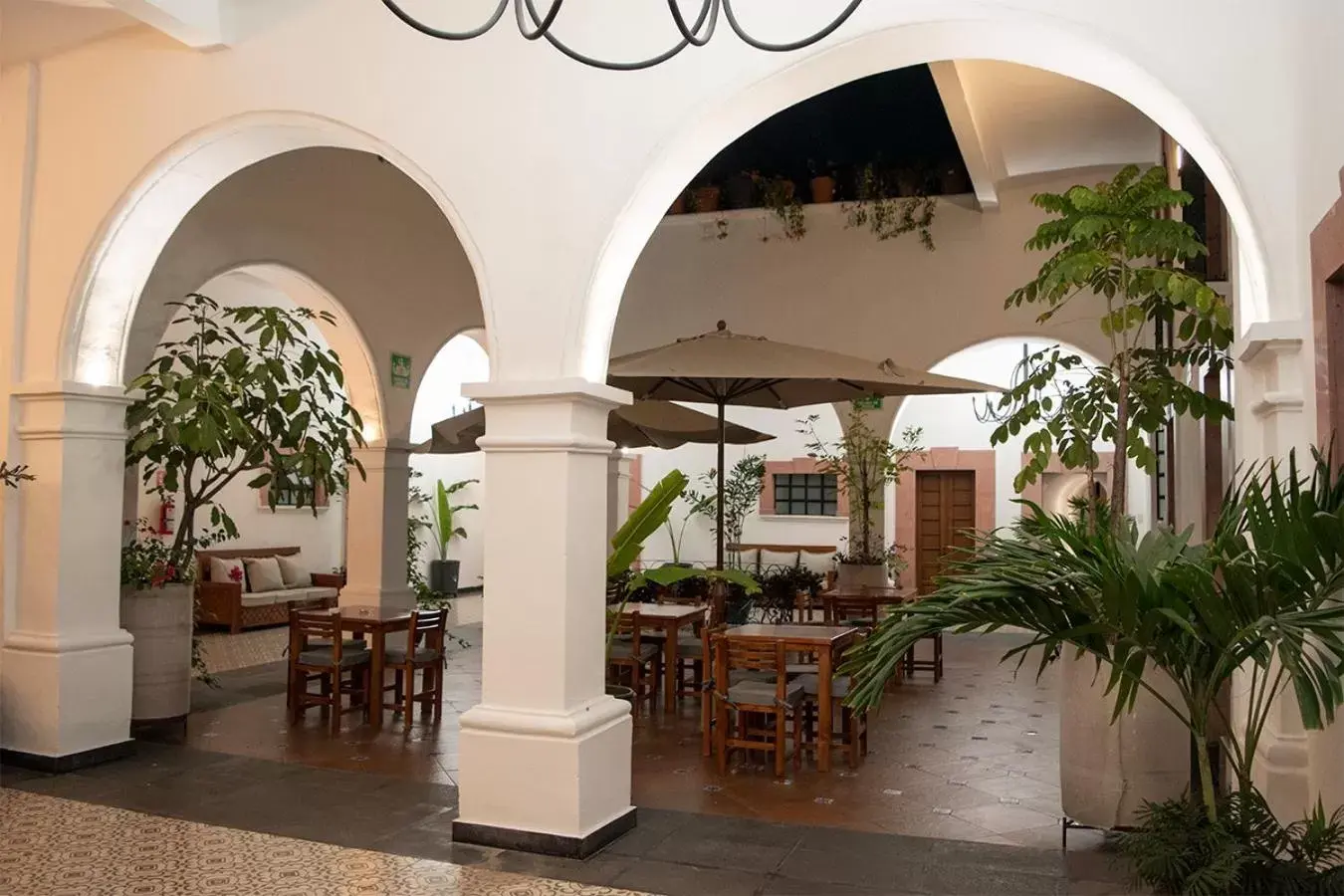 Restaurant/places to eat in Hotel Catedral