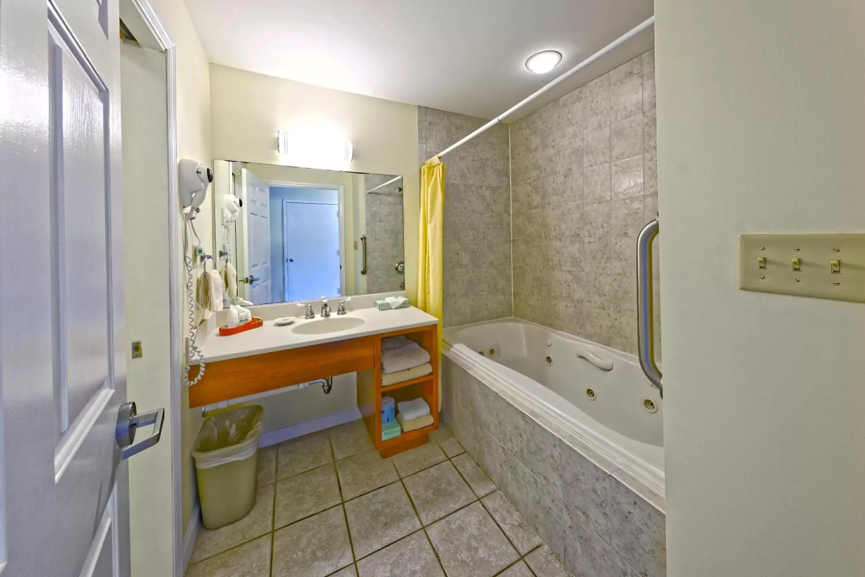 Bathroom in Drifting Sands Oceanfront Hotel