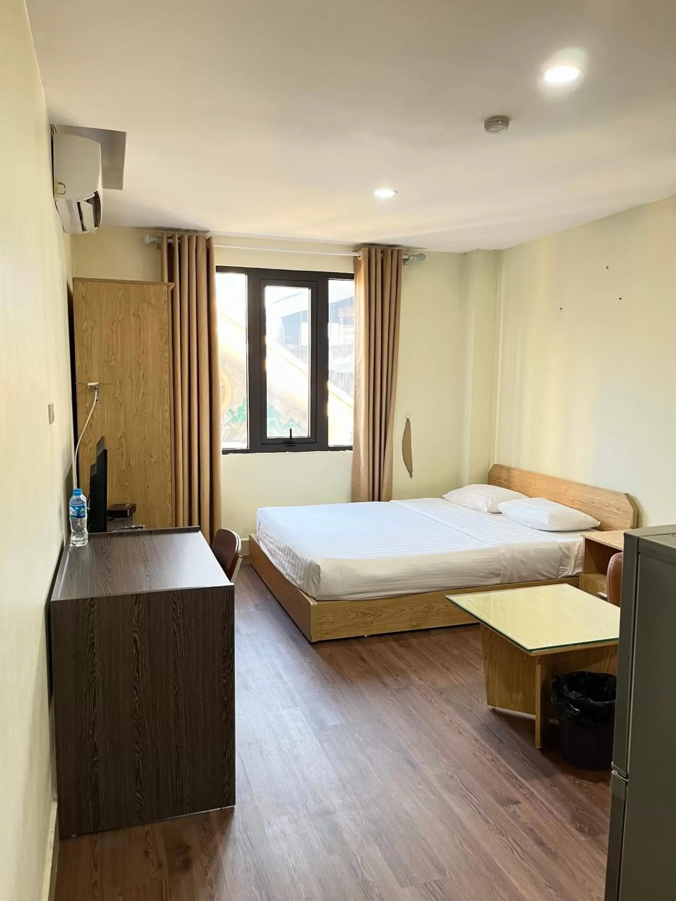 Bed in Granda Trung Hoa Apartment