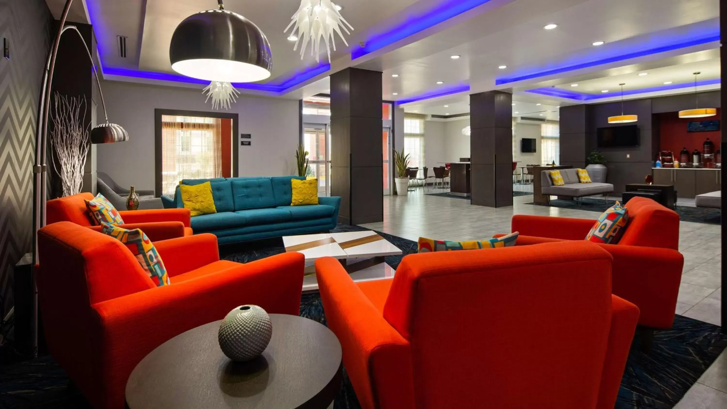 Lobby or reception, Lounge/Bar in Best Western PLUS Inn of Muskogee