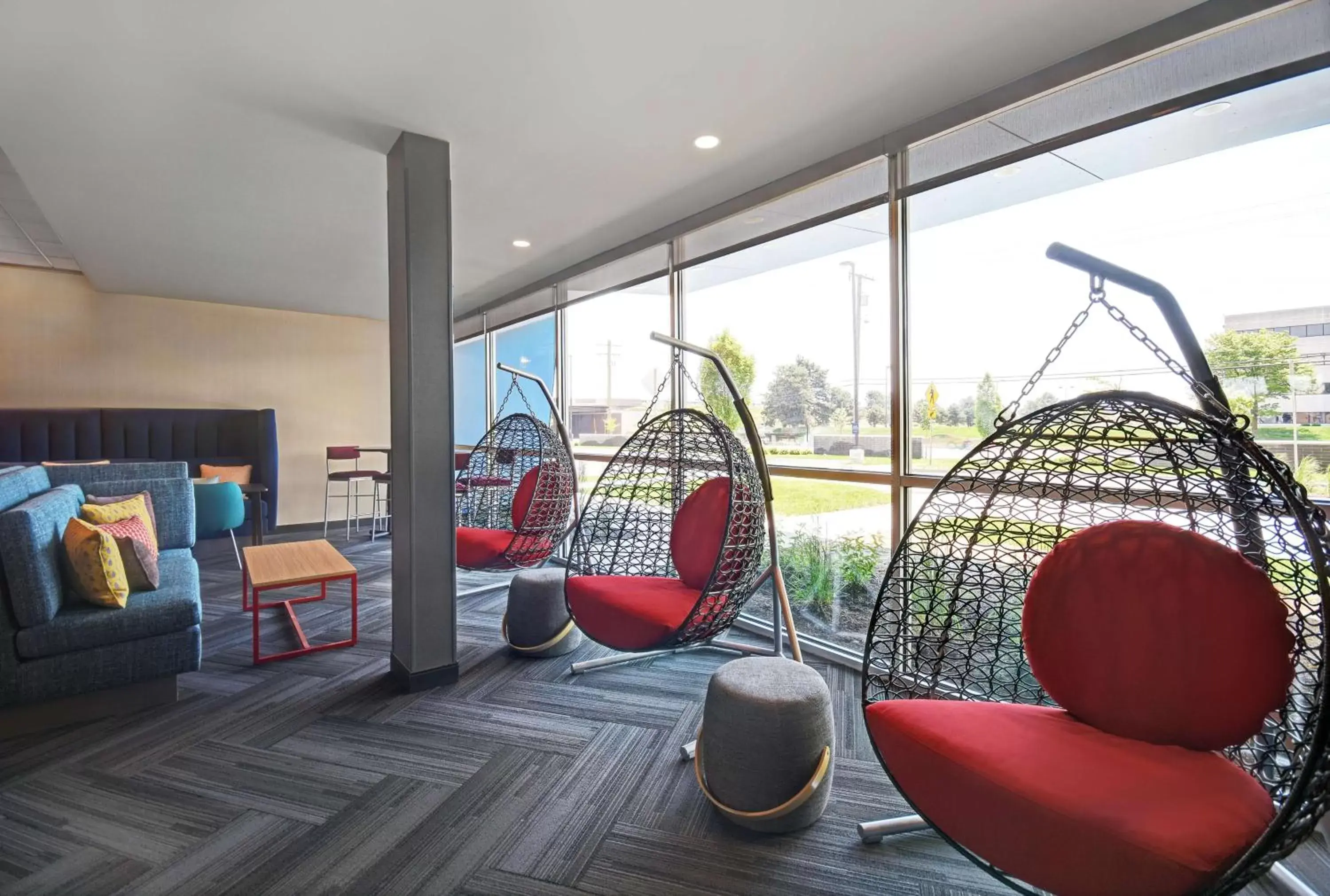 Lobby or reception, Seating Area in Tru By Hilton Troy Detroit, Mi