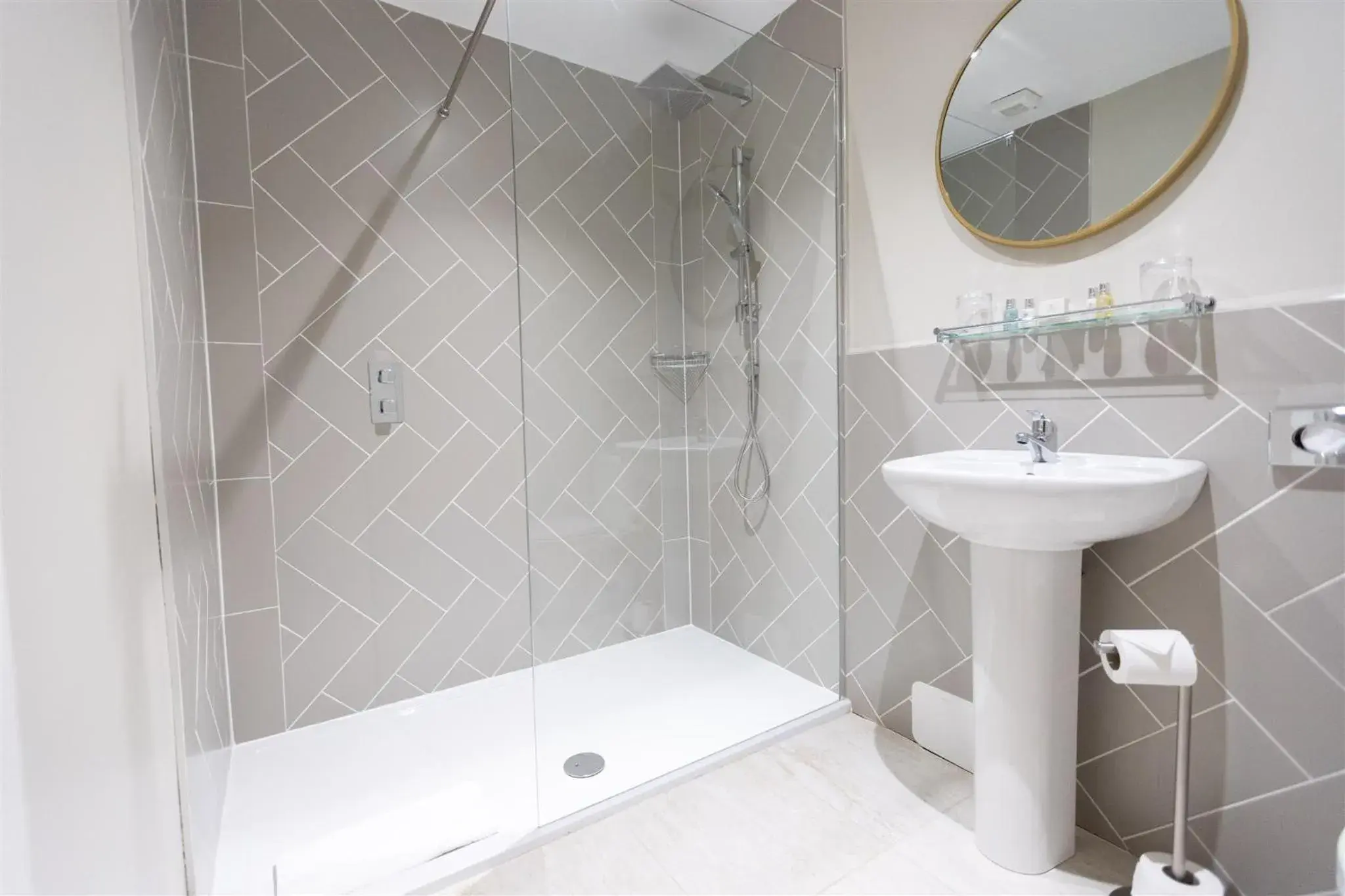 Bathroom in Marshall Meadows Manor House