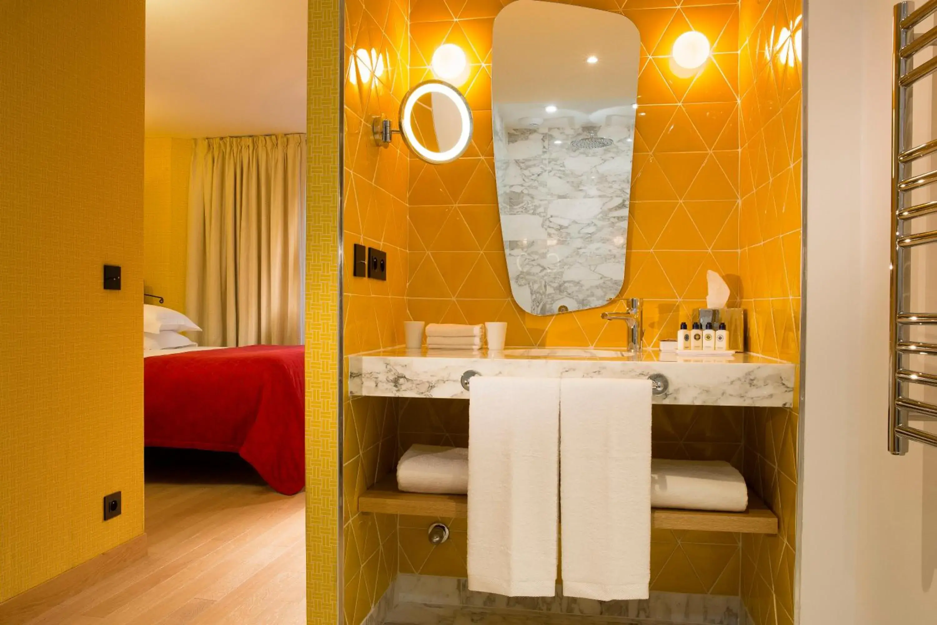 Bathroom in Artus Hotel