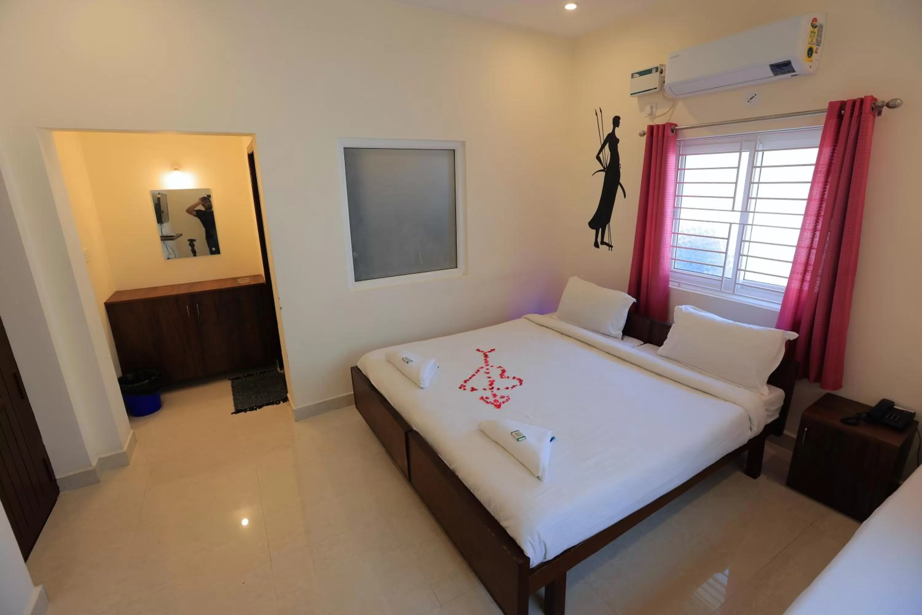 Photo of the whole room, Bed in Thiru Pavilion Retreat