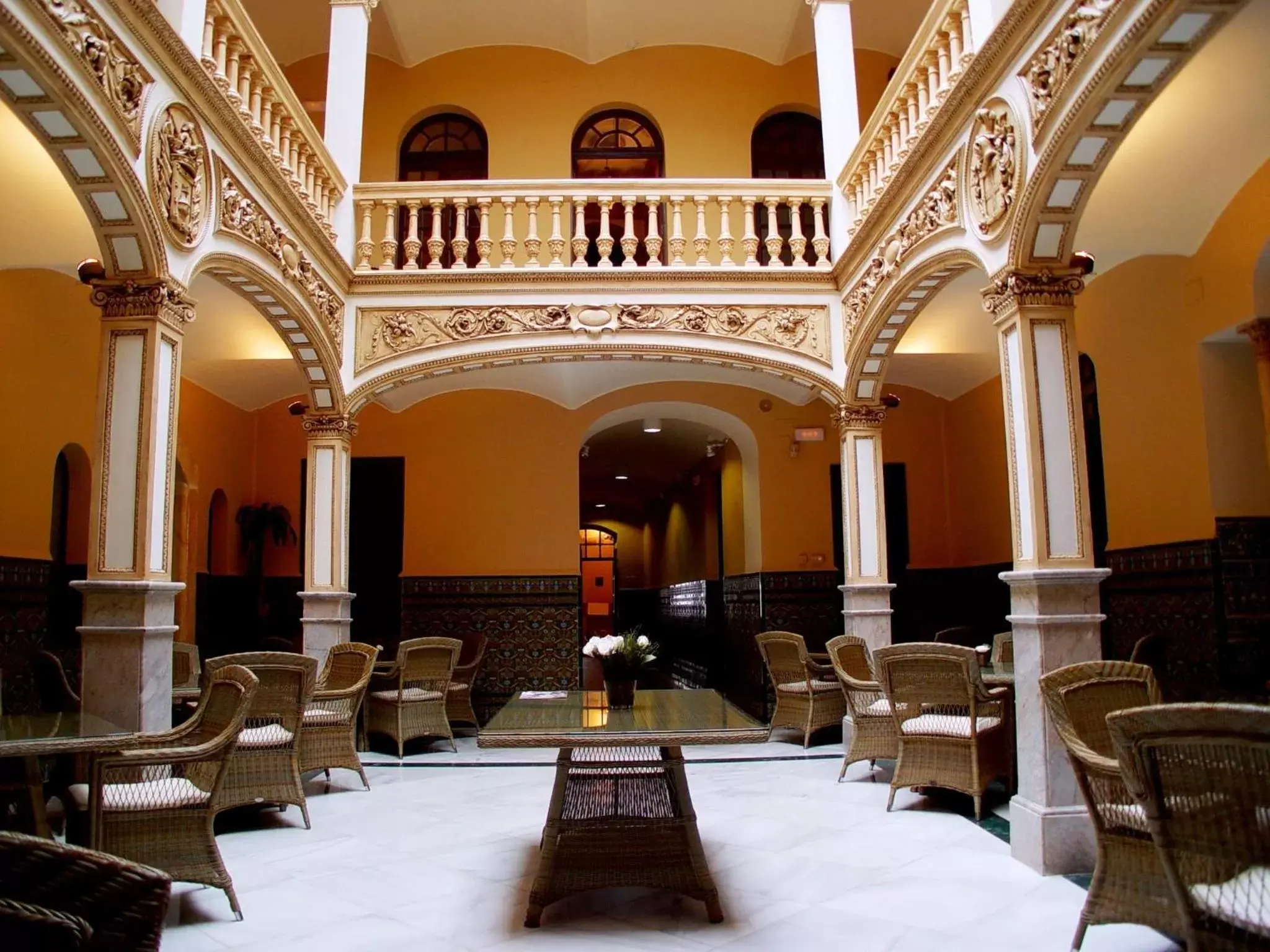 Patio, Lobby/Reception in Hotel Rural OLIVENZA PALACIO