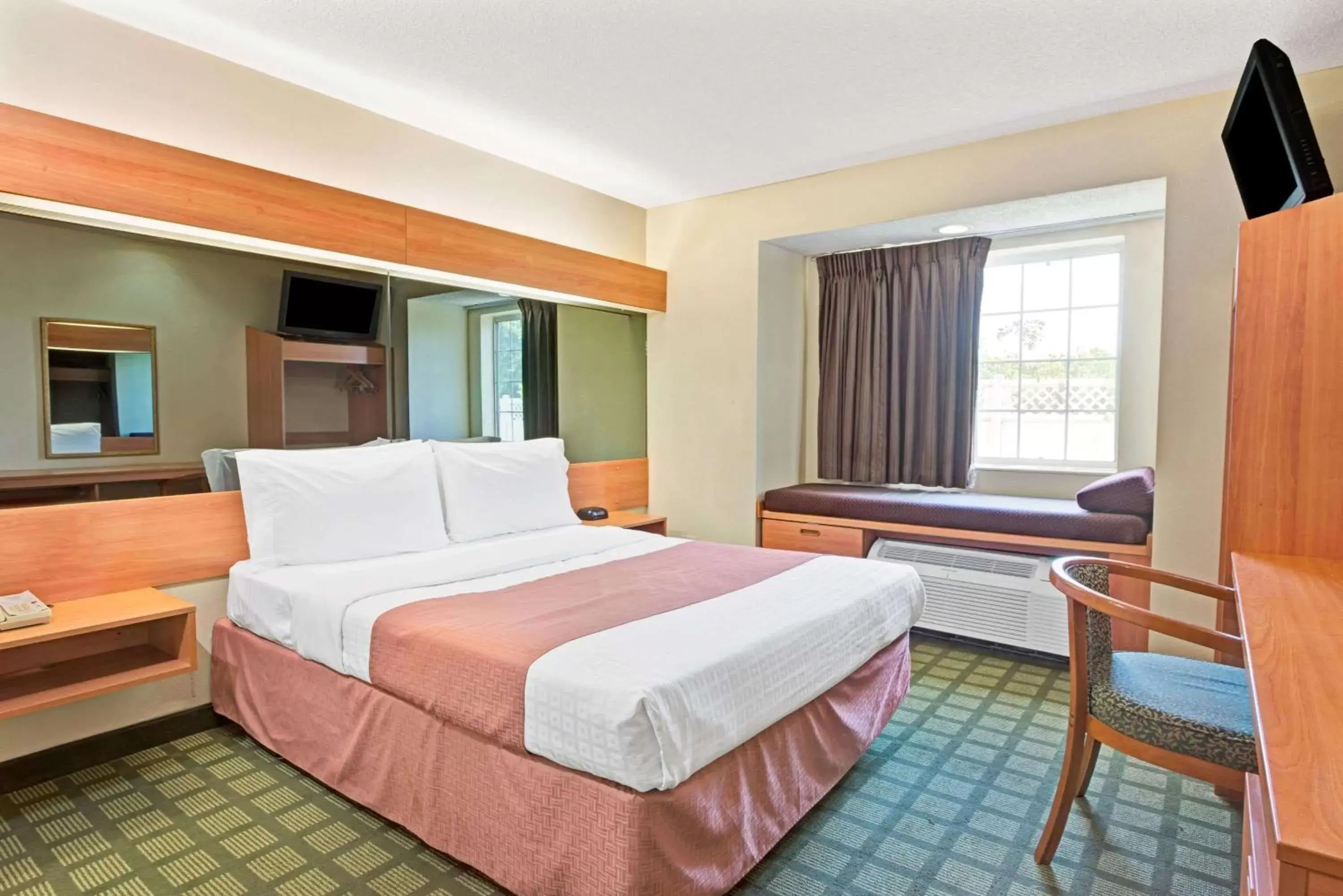 Photo of the whole room, Bed in Microtel Inn and Suites by Wyndham - Cordova