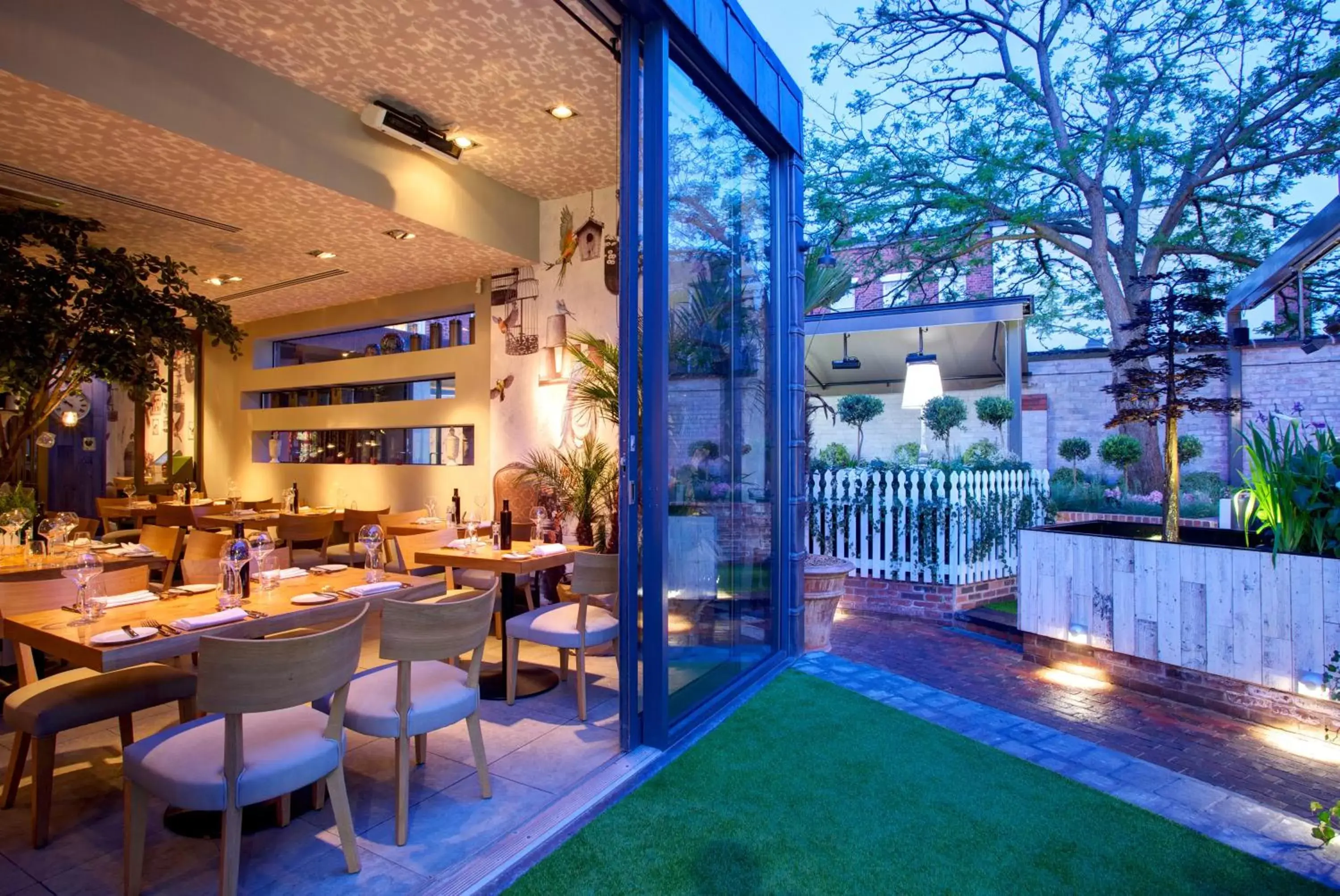 Garden, Restaurant/Places to Eat in Oddfellows Chester Hotel & Apartments