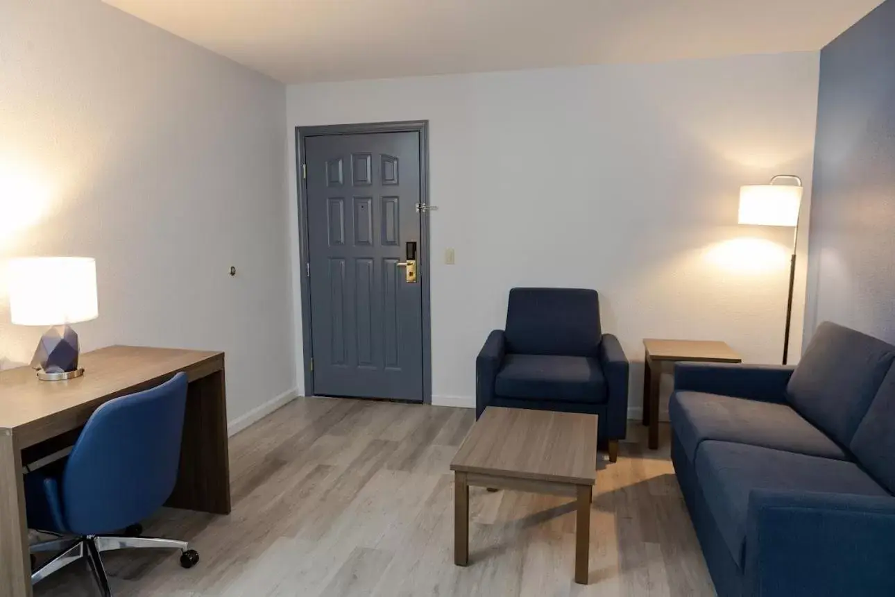 Living room, Seating Area in Quality Inn & Suites