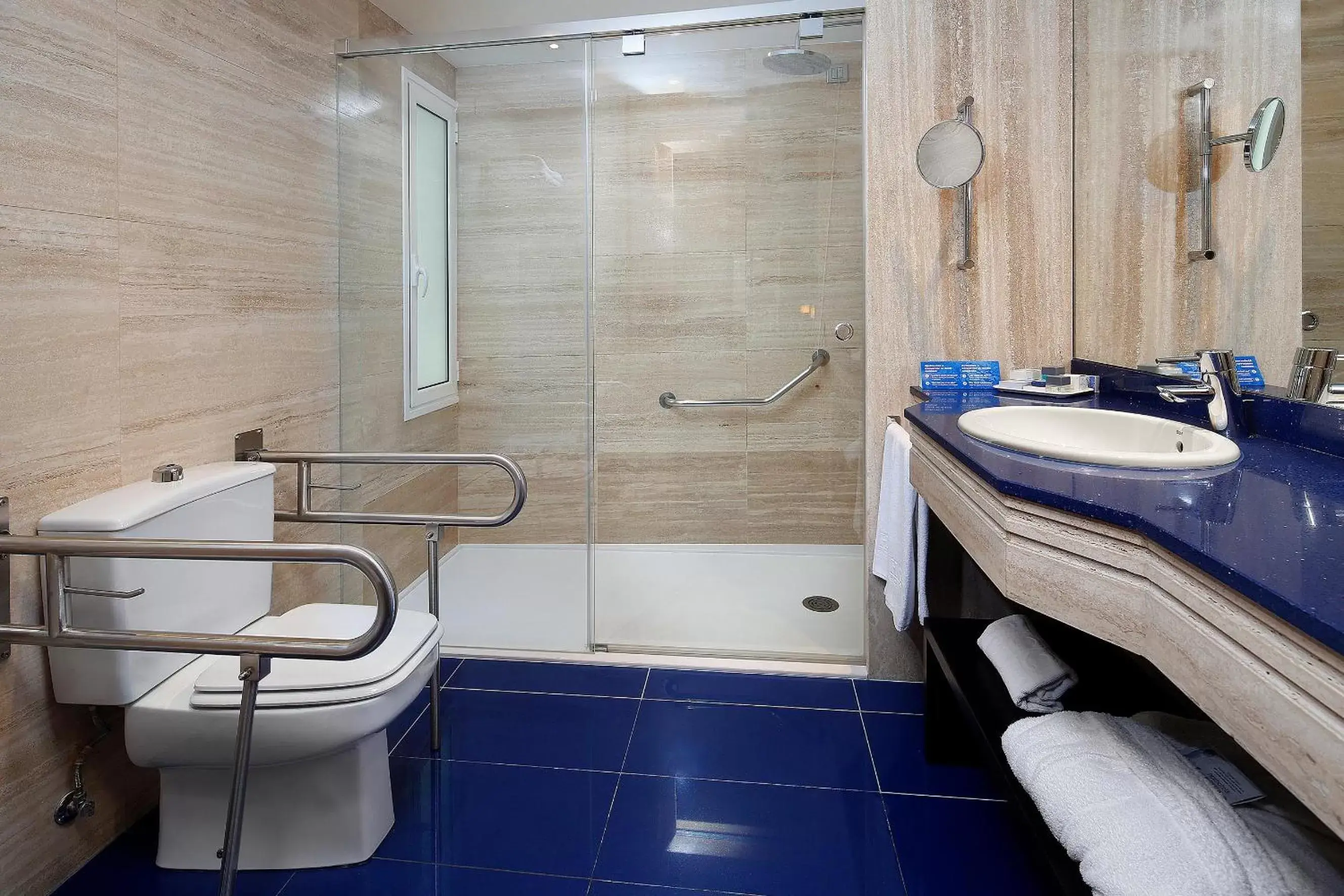 Shower, Bathroom in HCC St. Moritz