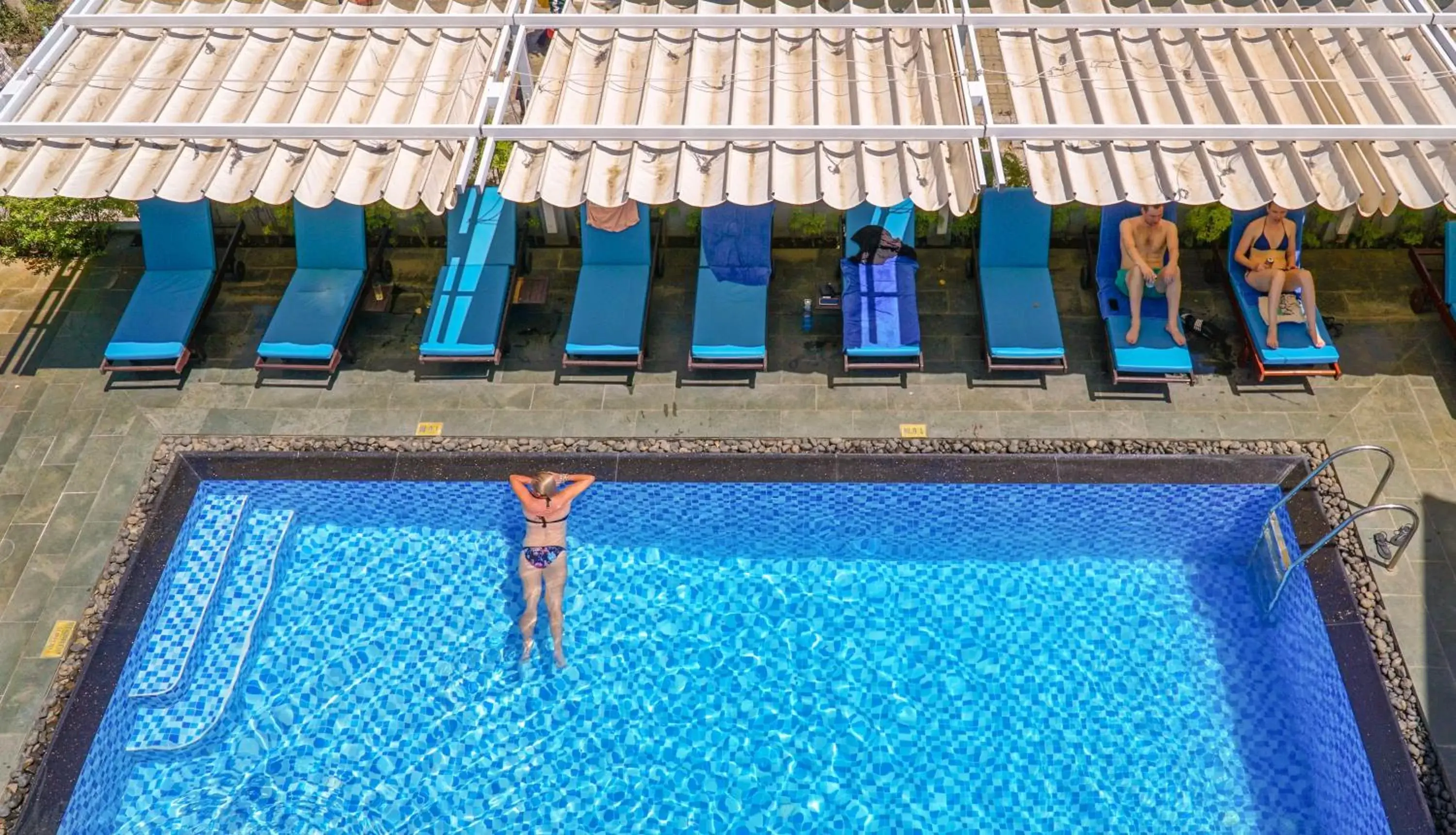 Pool View in Riverside White House Hotel