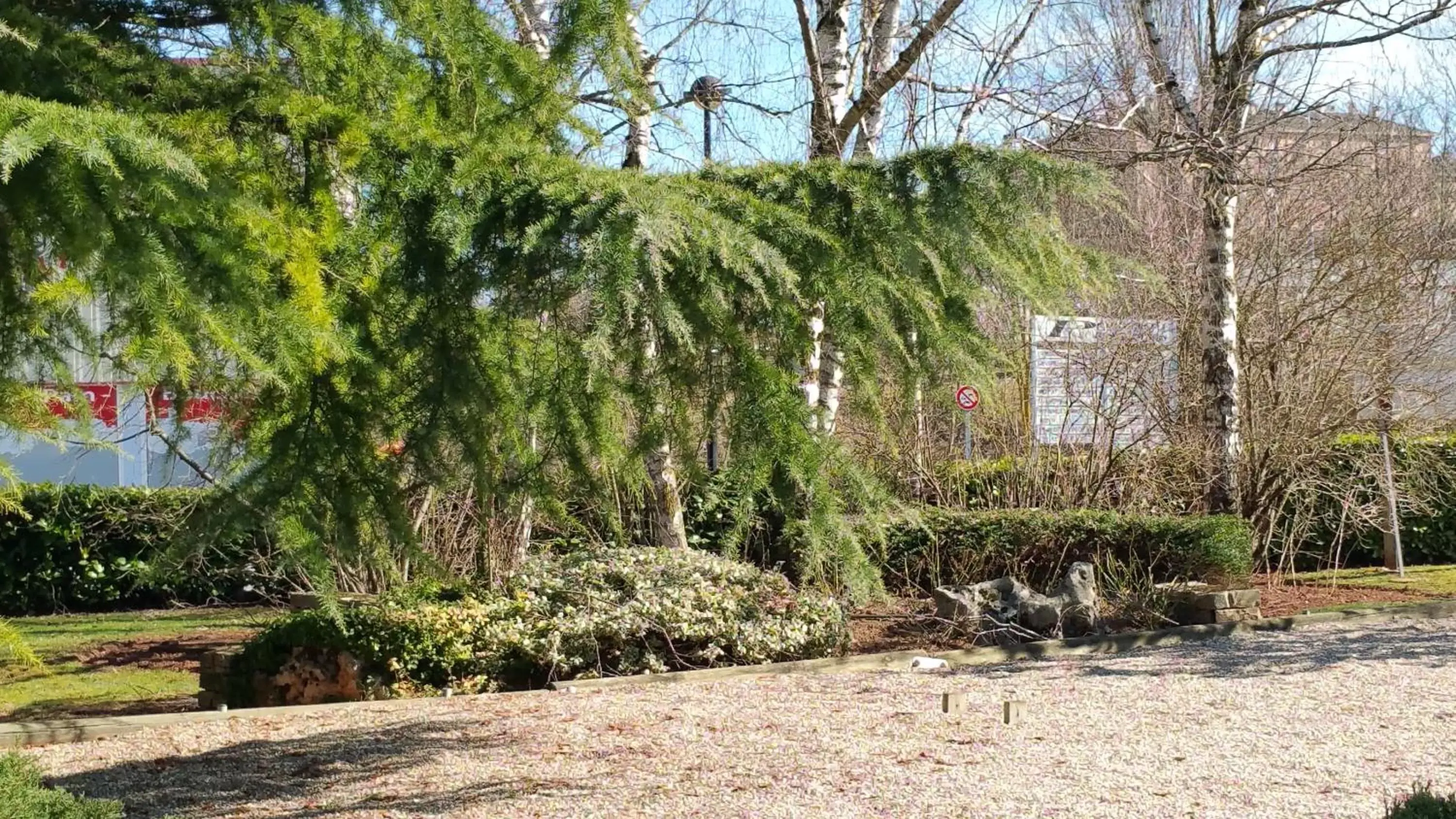 Garden view in Campanile Rodez