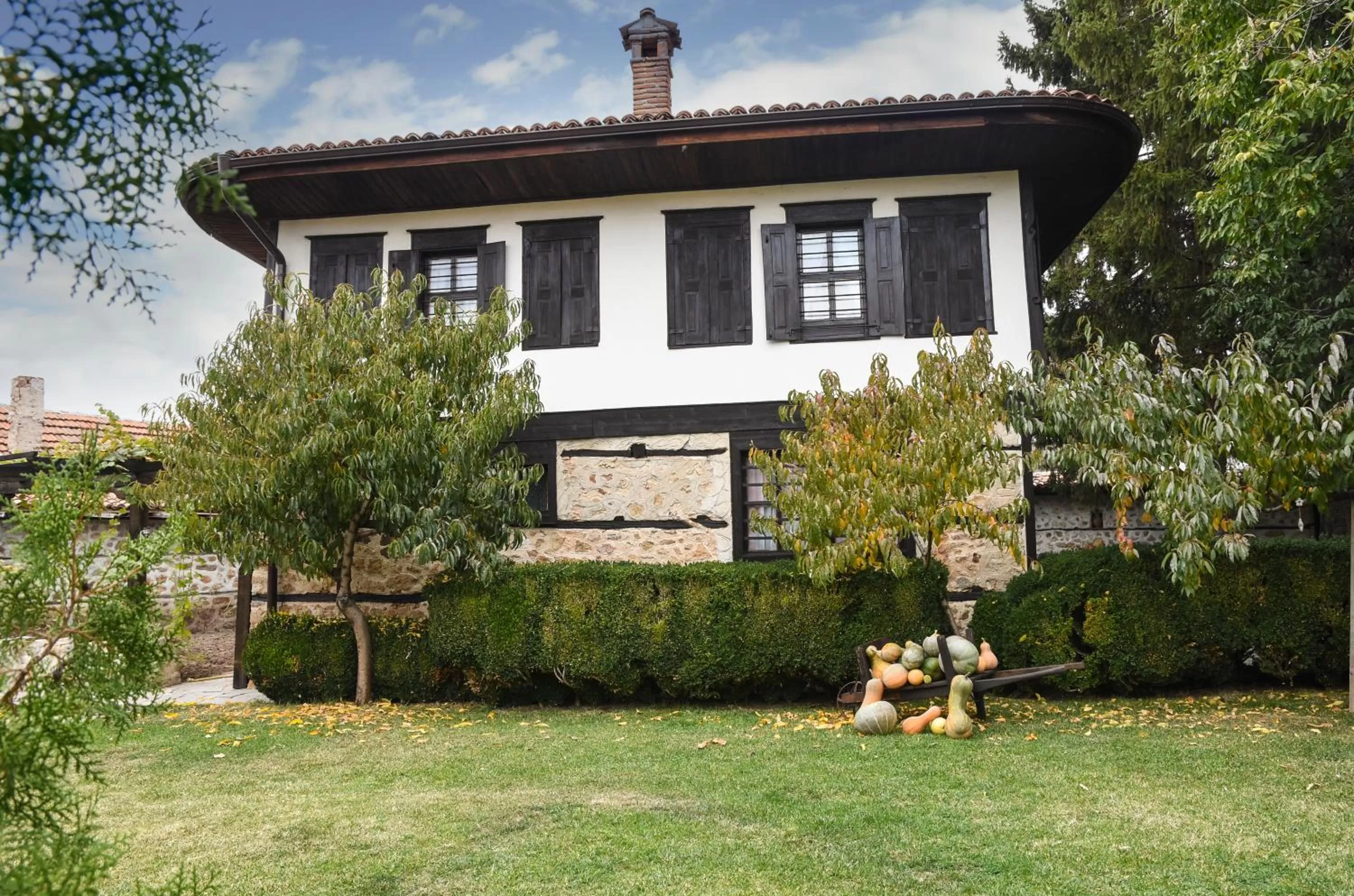 Djudjeva Kyshta Hotel