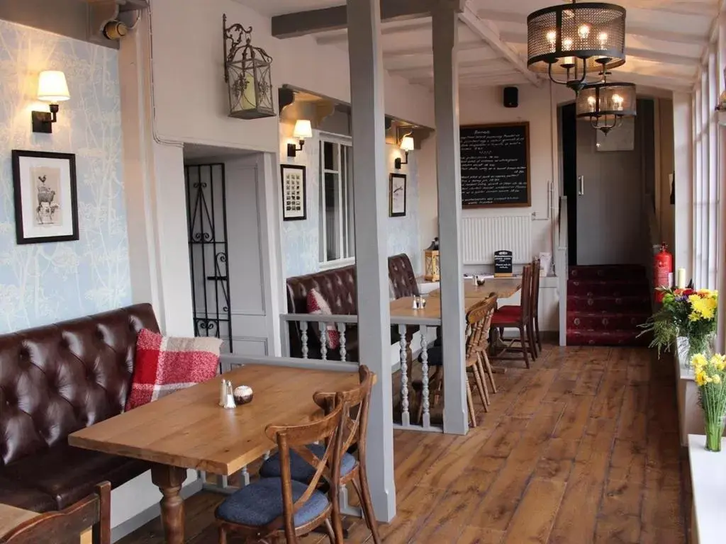 Dining Area in Cockhaven Arms
