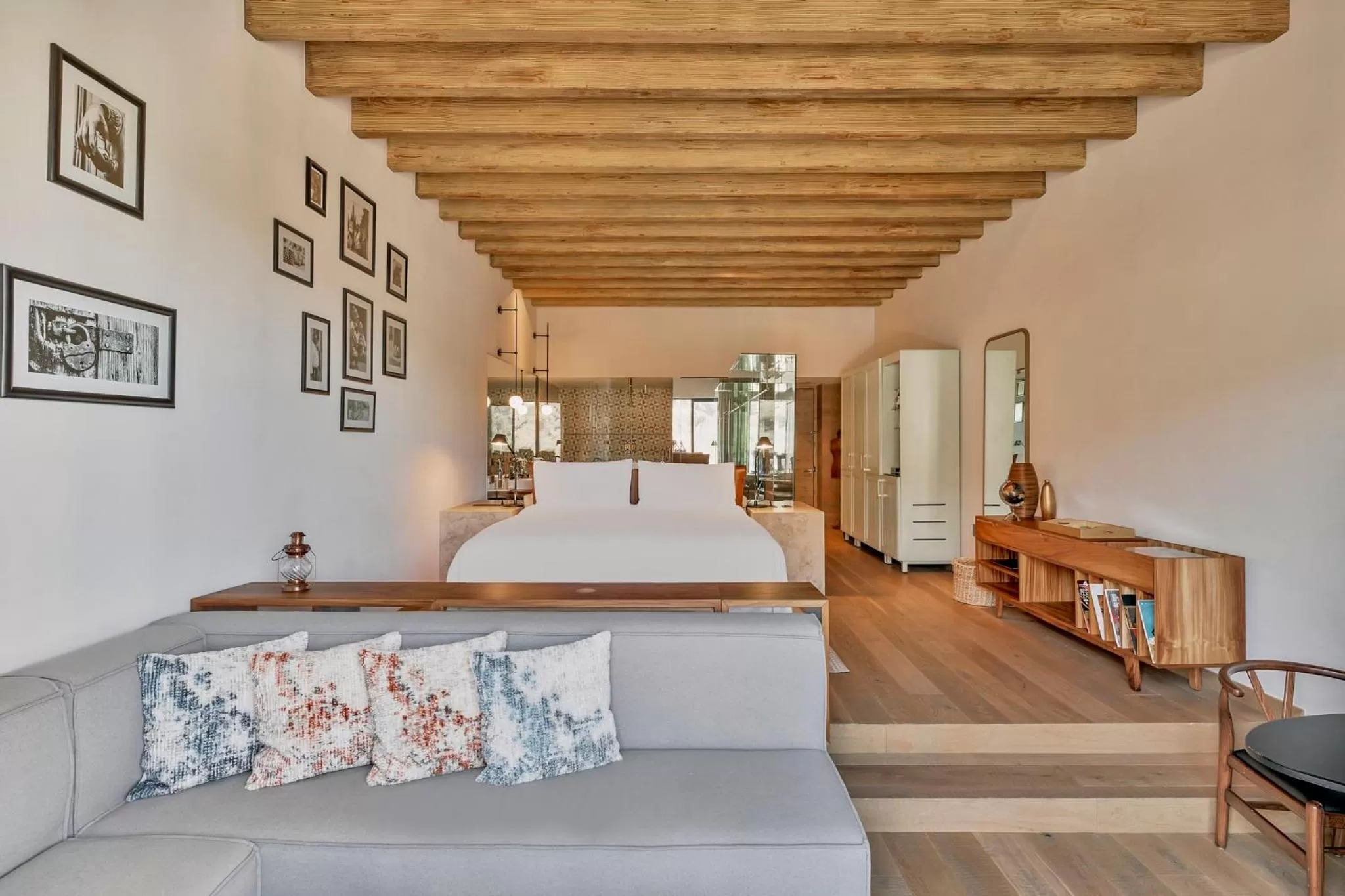 Bedroom, Bed in Live Aqua San Miguel de Allende