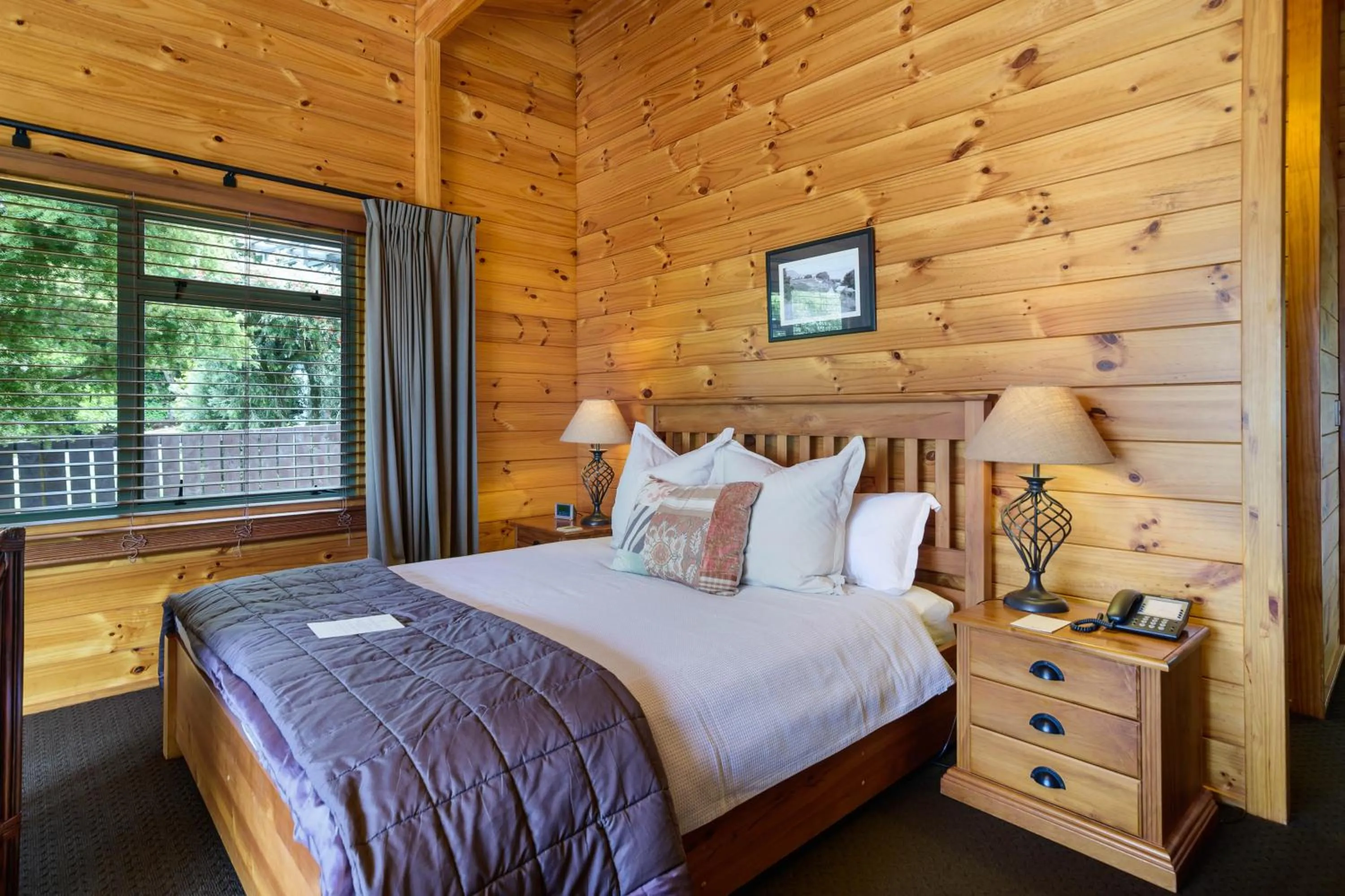 Photo of the whole room, Bed in Koura Lodge