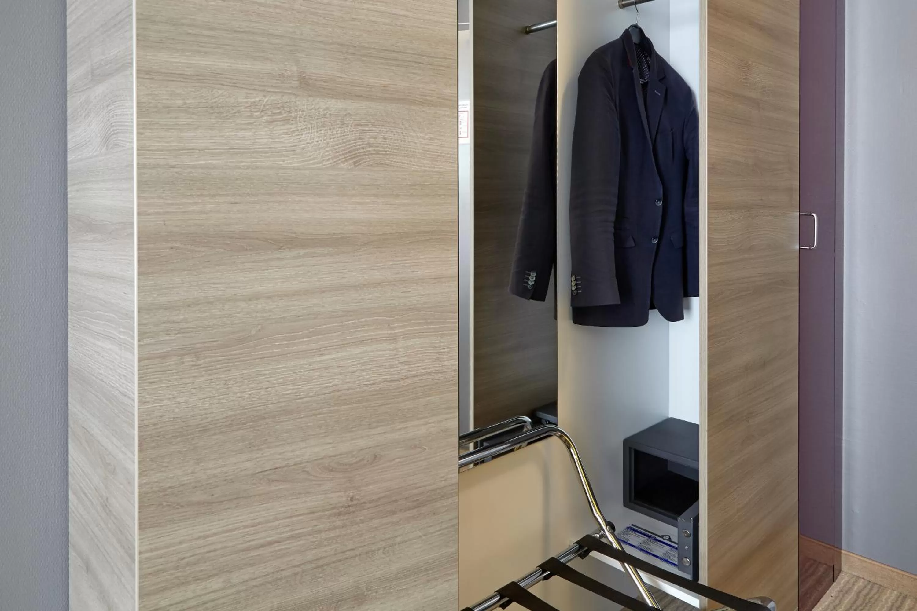 Photo of the whole room in Hotel Demas City