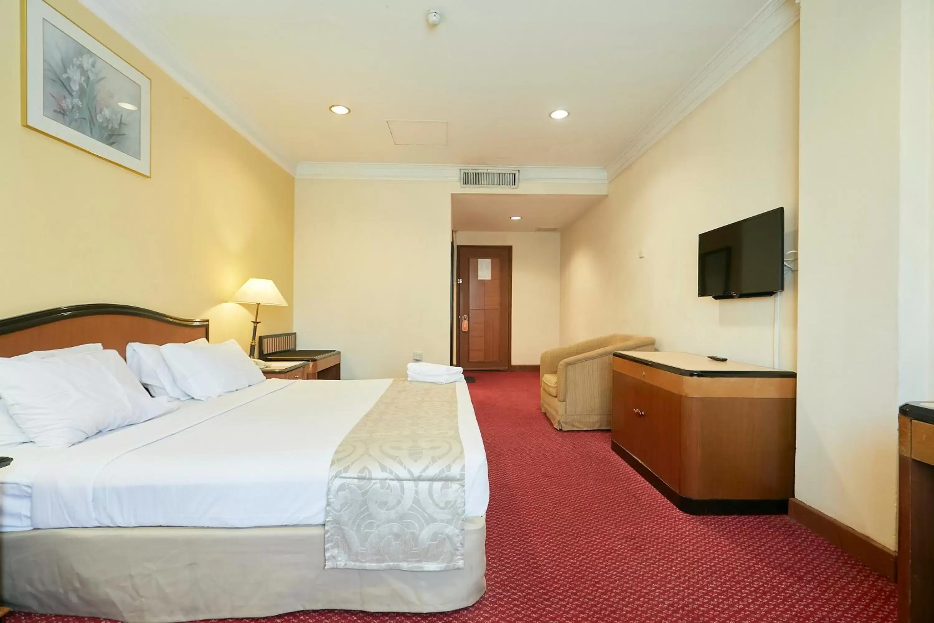 Bedroom in Grand Pacific Hotel