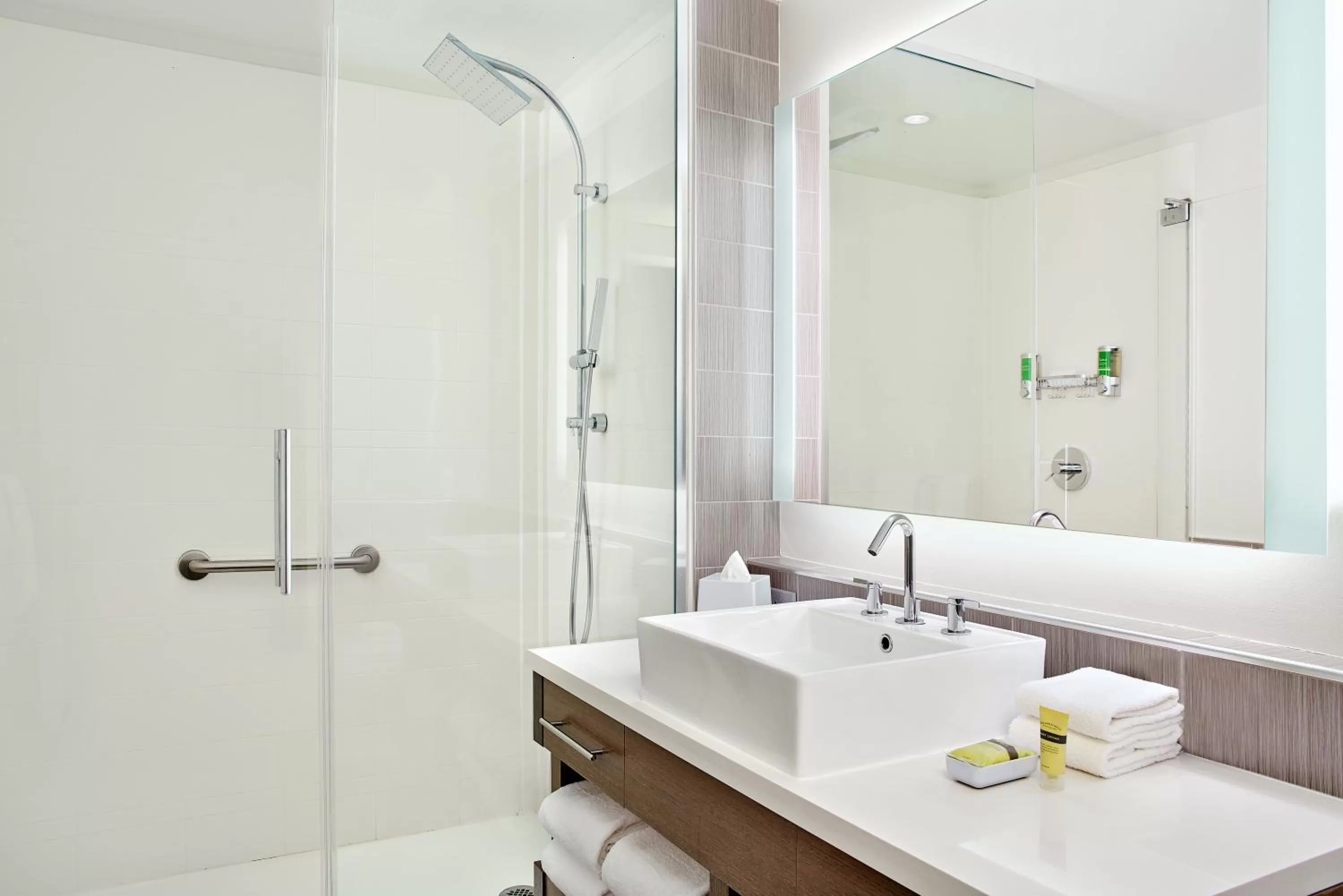 Shower in Element Arundel Mills BWI Airport