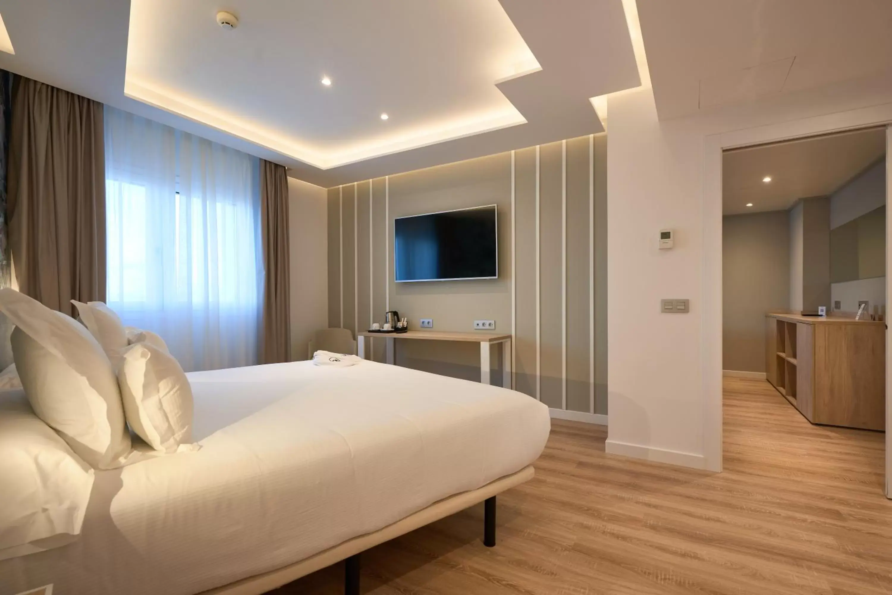 Photo of the whole room, Bed in Monte Triana Photo of the whole room, Bed in Monte Triana