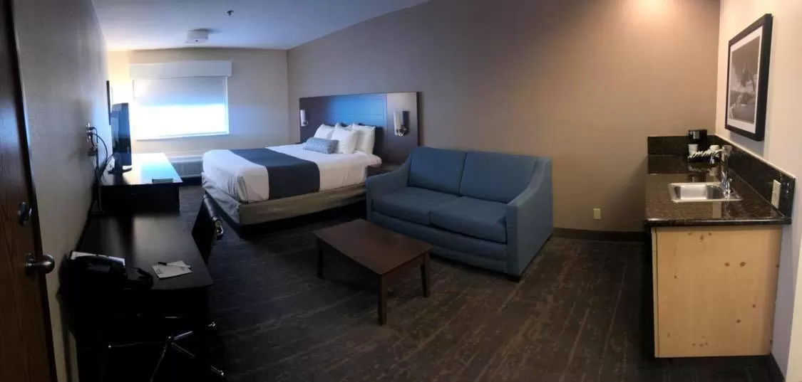 Photo of the whole room, Bed in Best Western Mt. Hood Inn