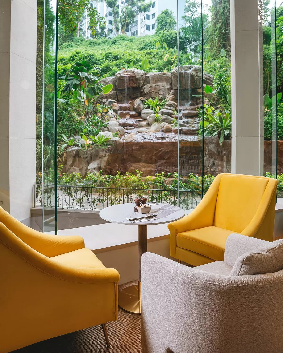 Restaurant/places to eat in Furama RiverFront